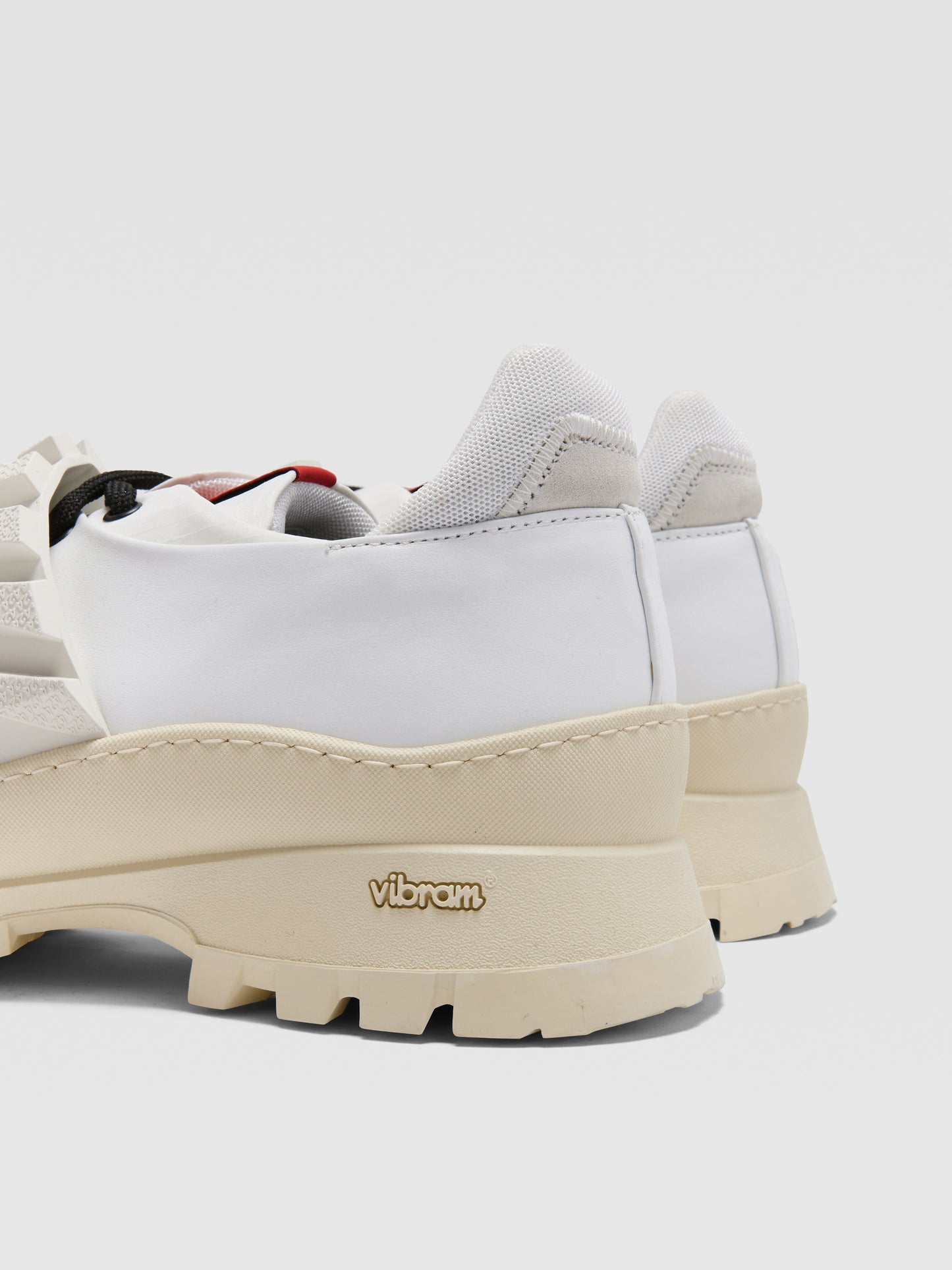 WHITE RIDGED-TEXTURE DETAIL SNEAKER