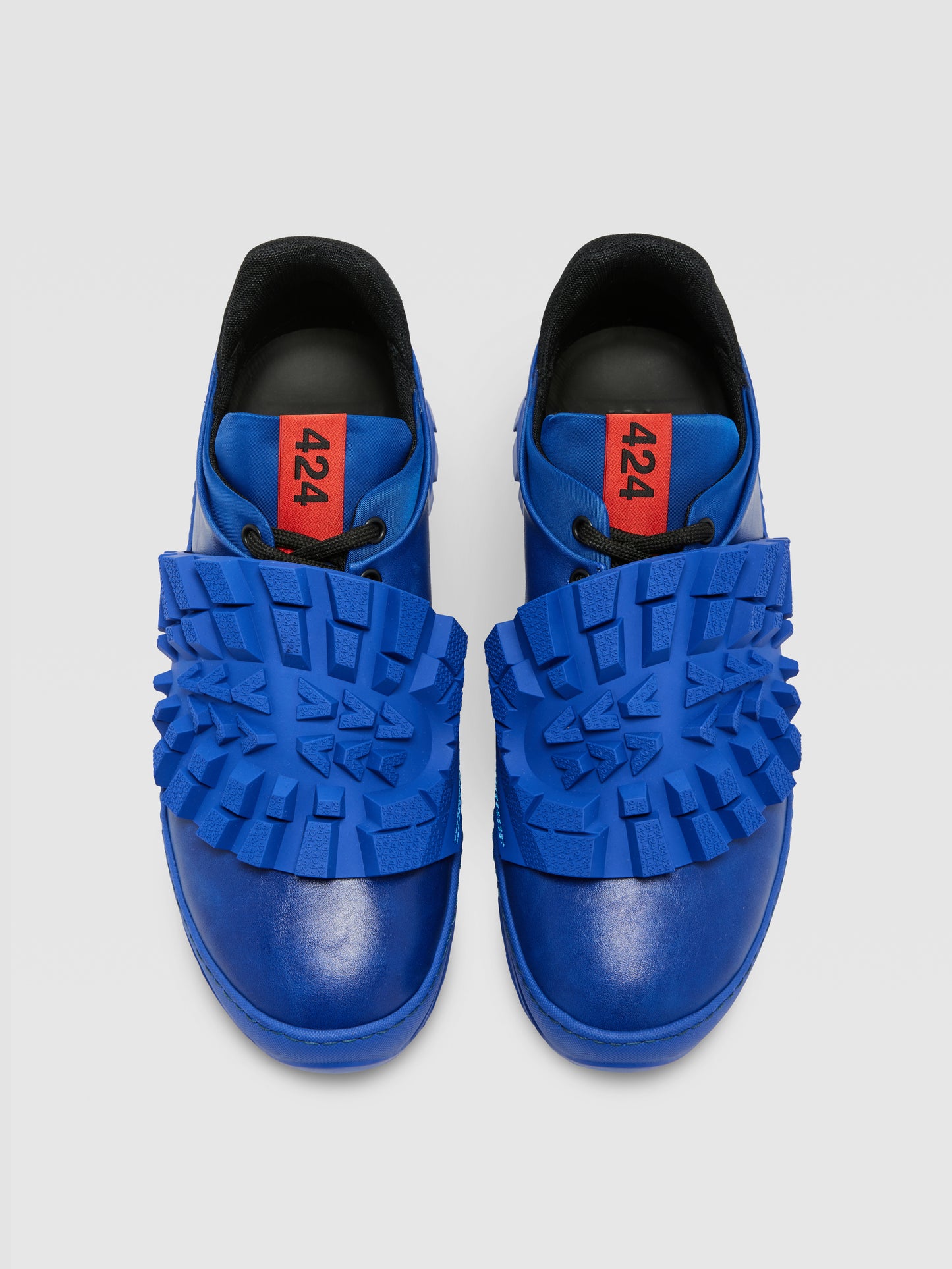 BLUE RIDGED-TEXTURE DETAIL SNEAKER