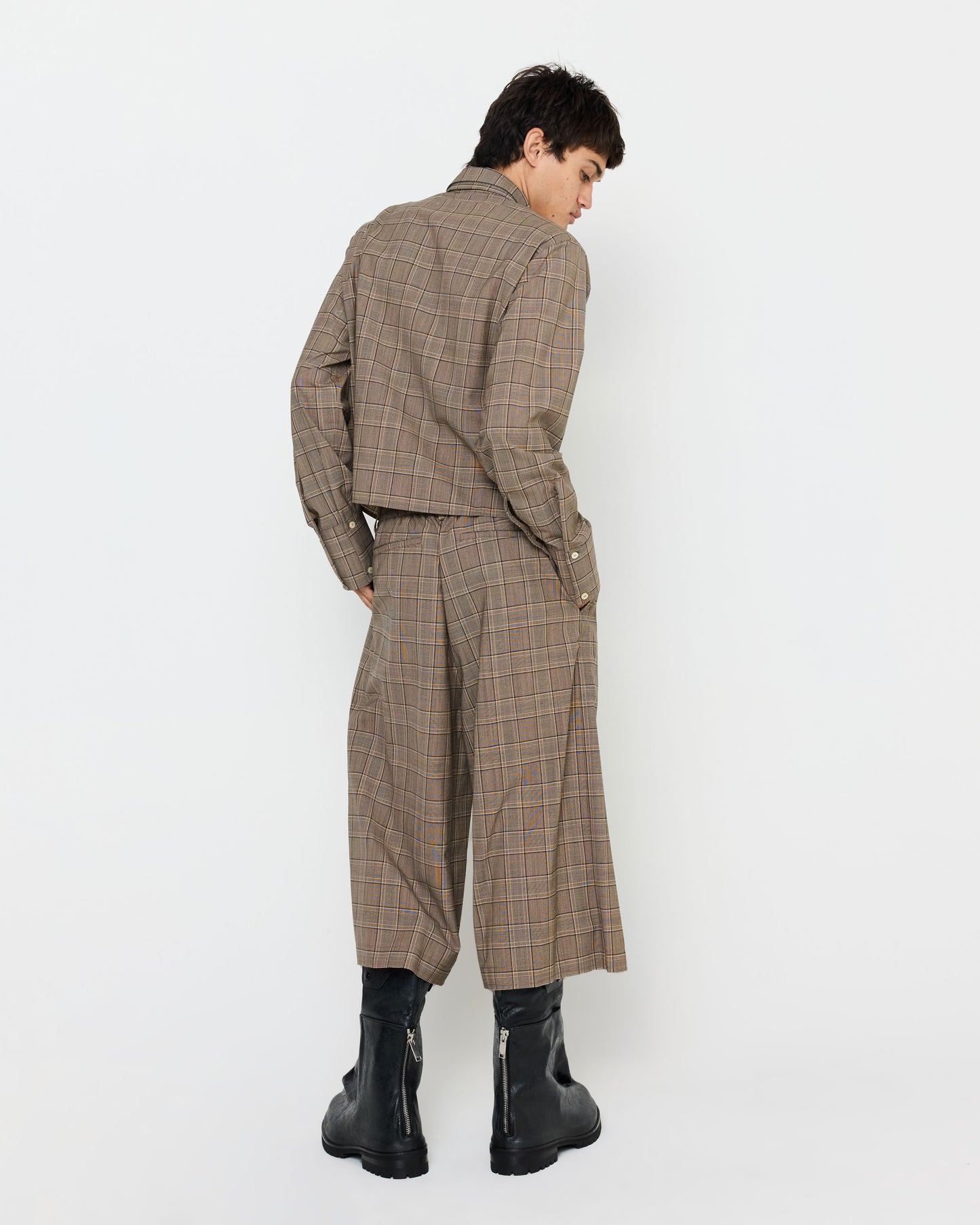 Cropped Shirt With Shoulder Pads in Plaid Brown