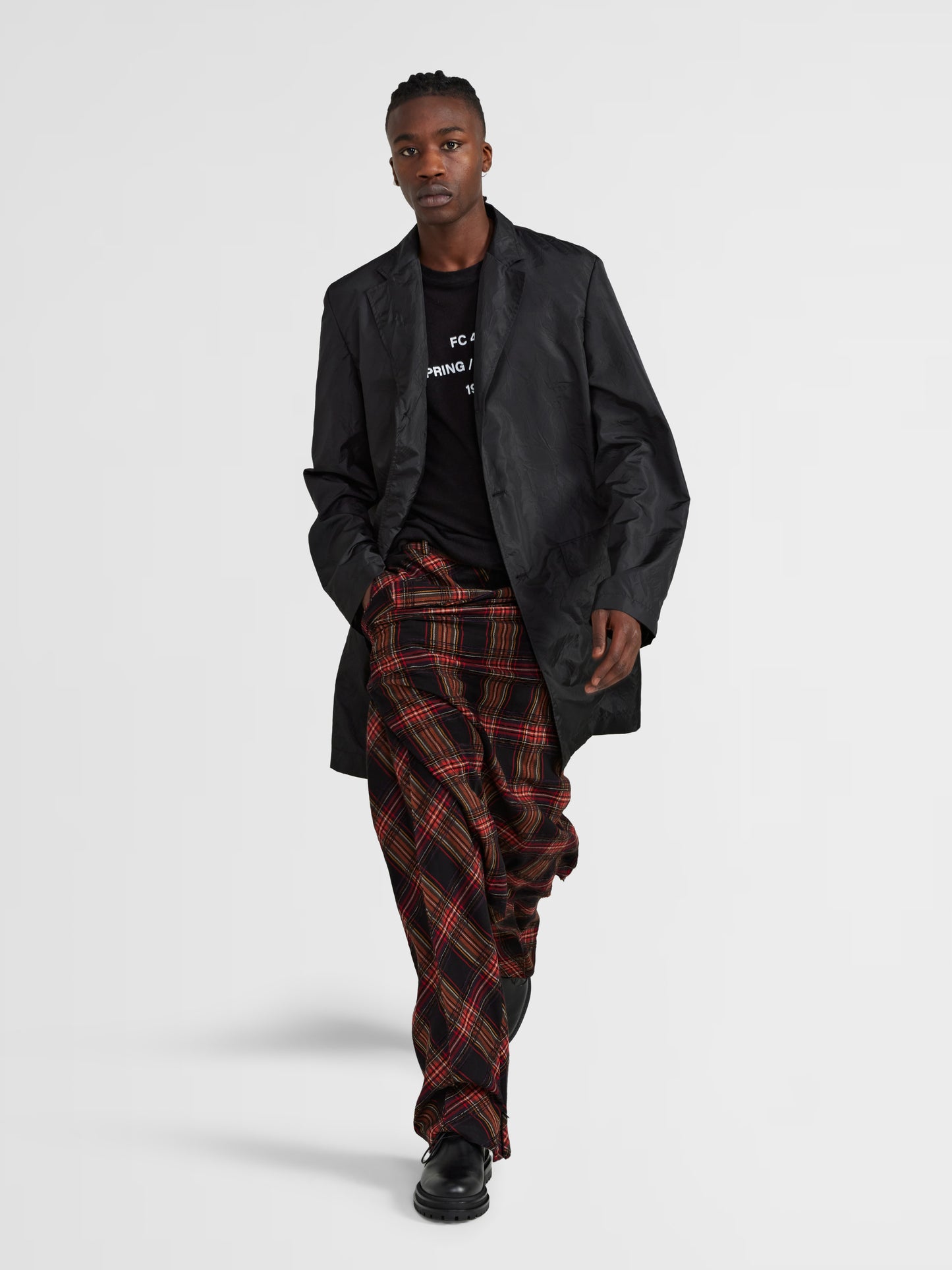 BLACK CRUMPLED EFFECT BLAZER