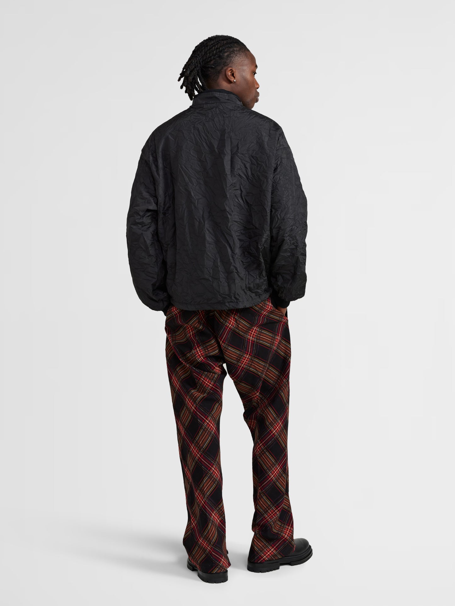 BLACK CRUMPLED JACKET