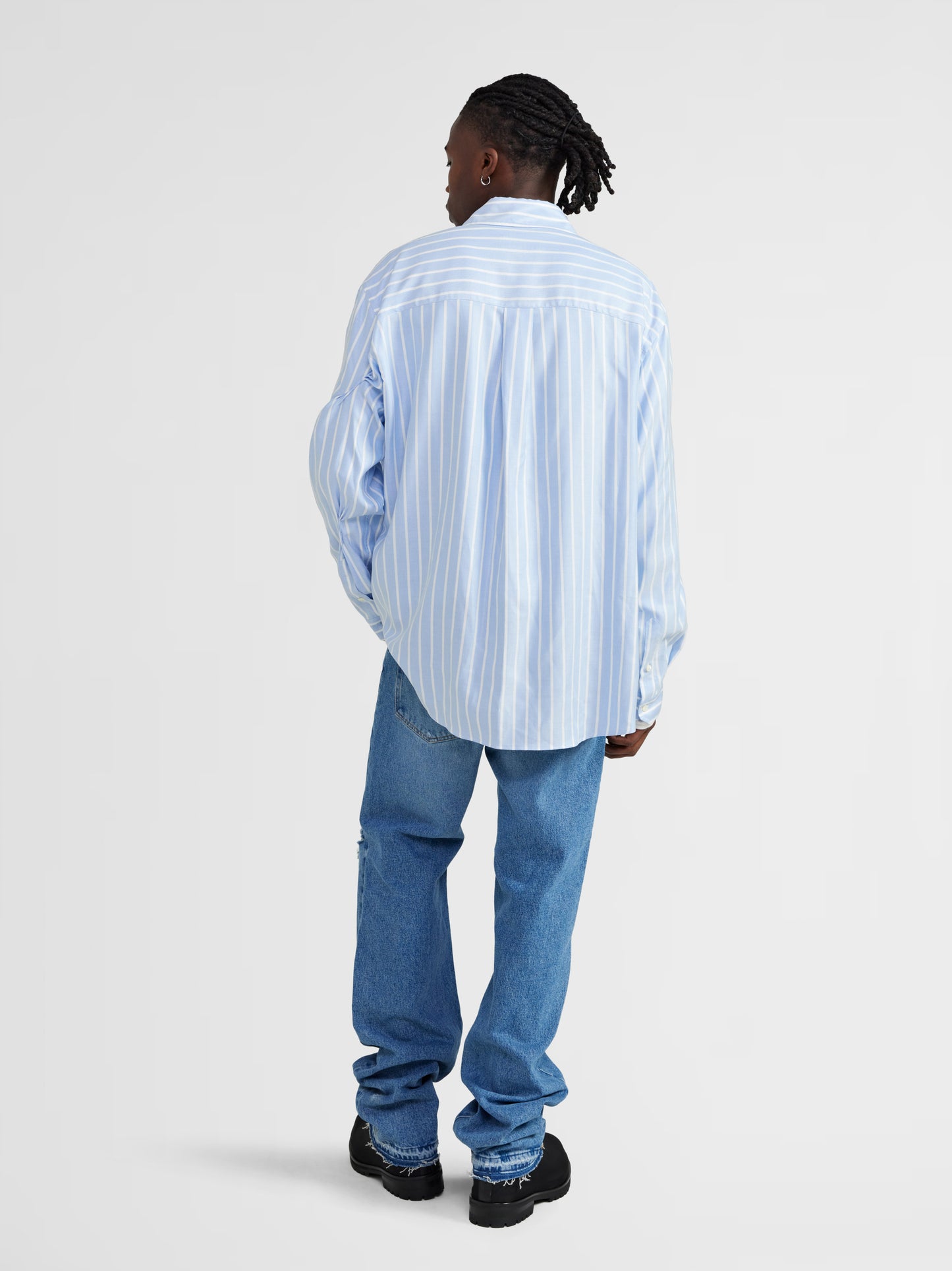 BLUE STRIPED LONG SLEEVE BUTTON UP