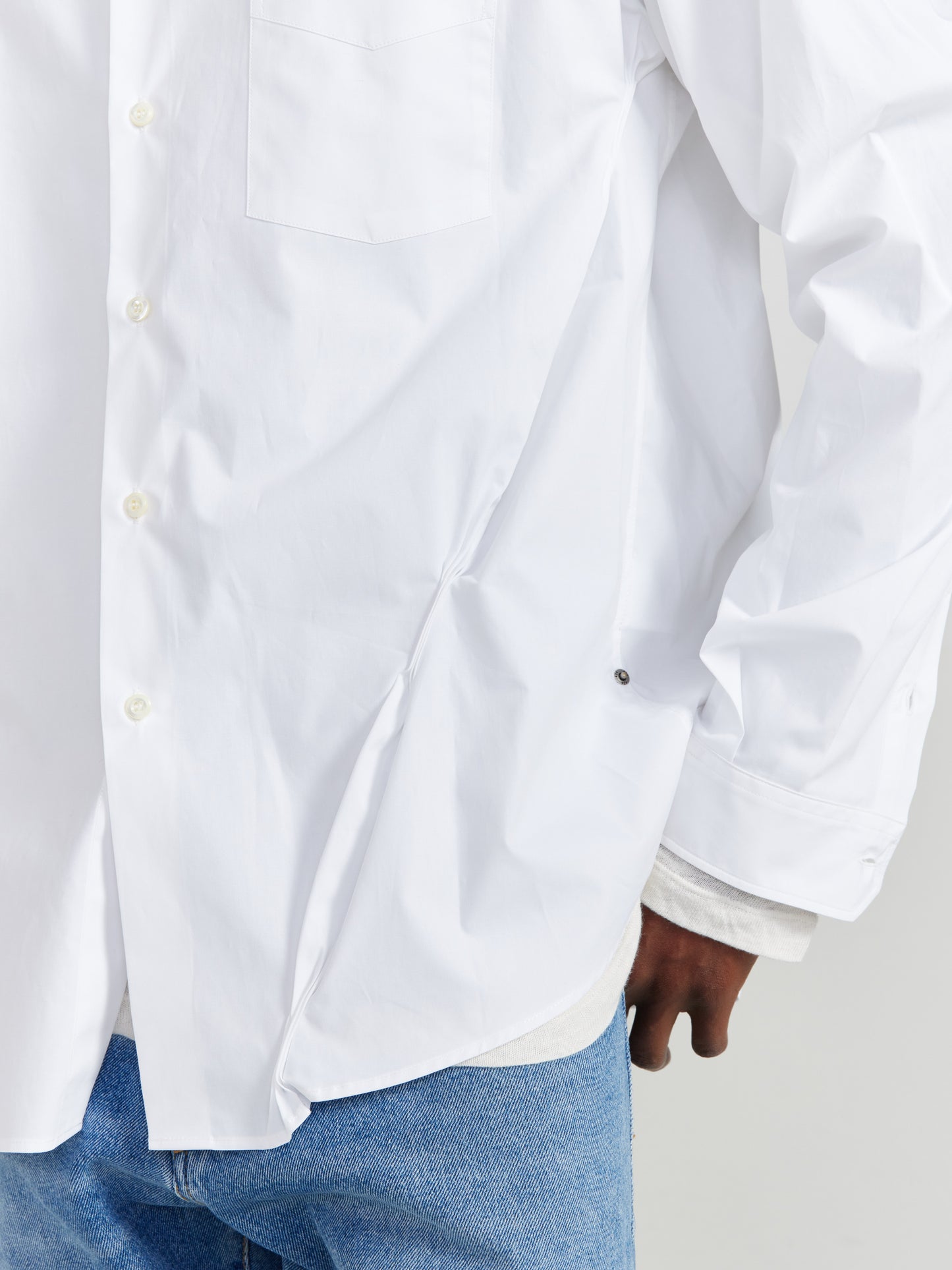 PLEATED WHITE BUTTON UP