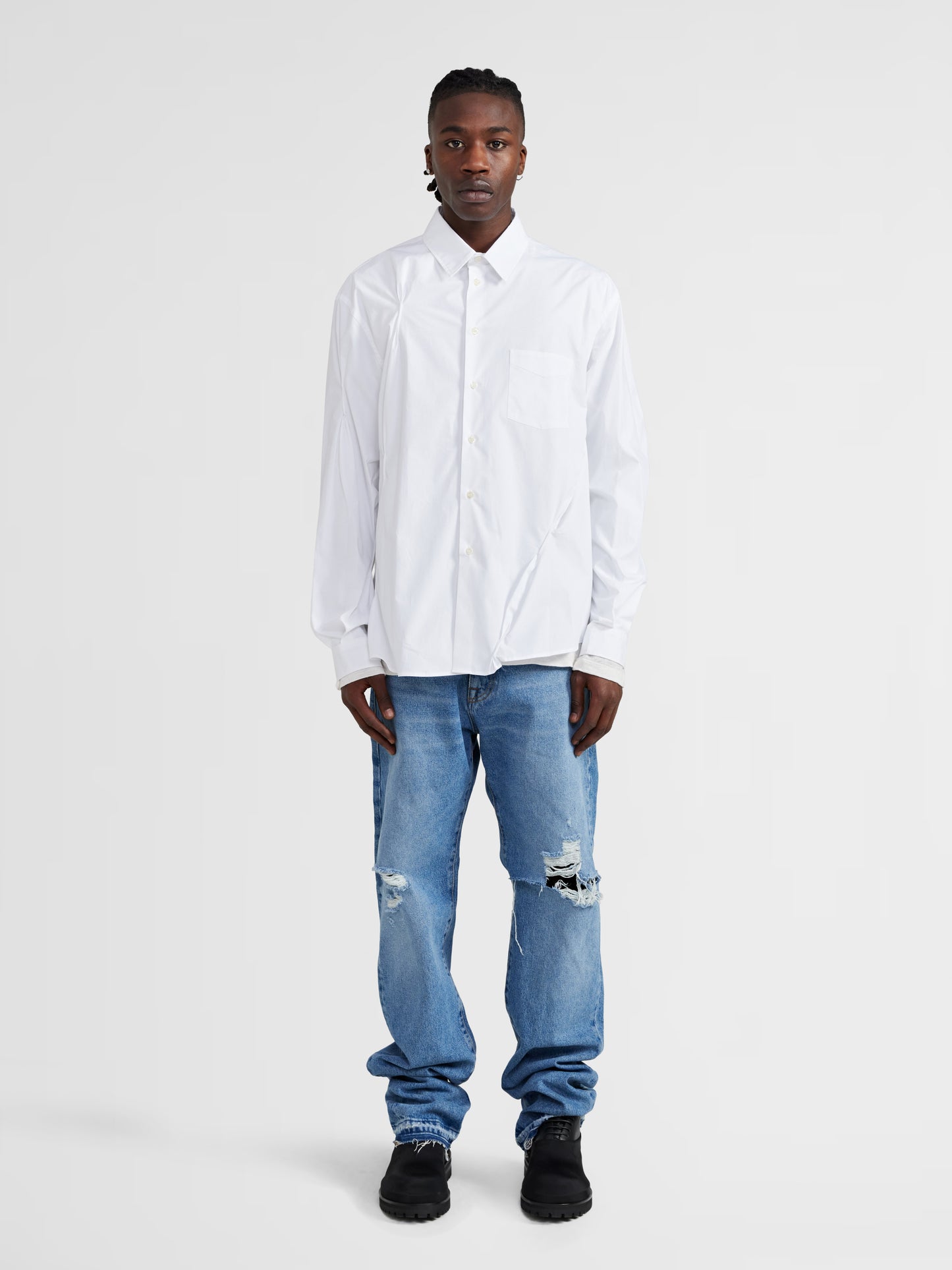 PLEATED WHITE BUTTON UP