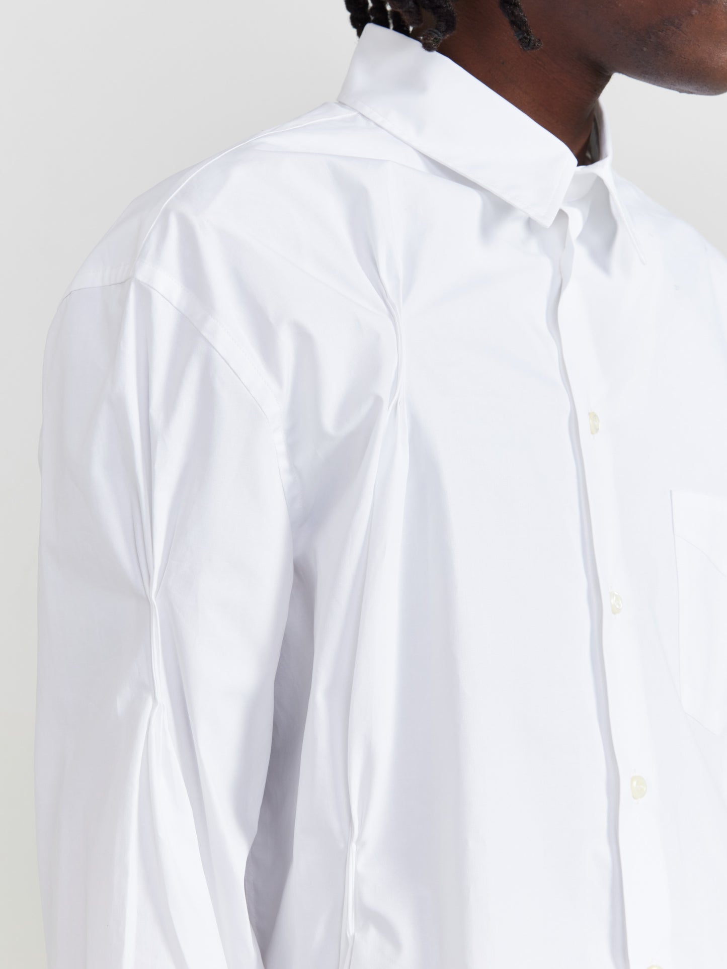 PLEATED WHITE BUTTON UP