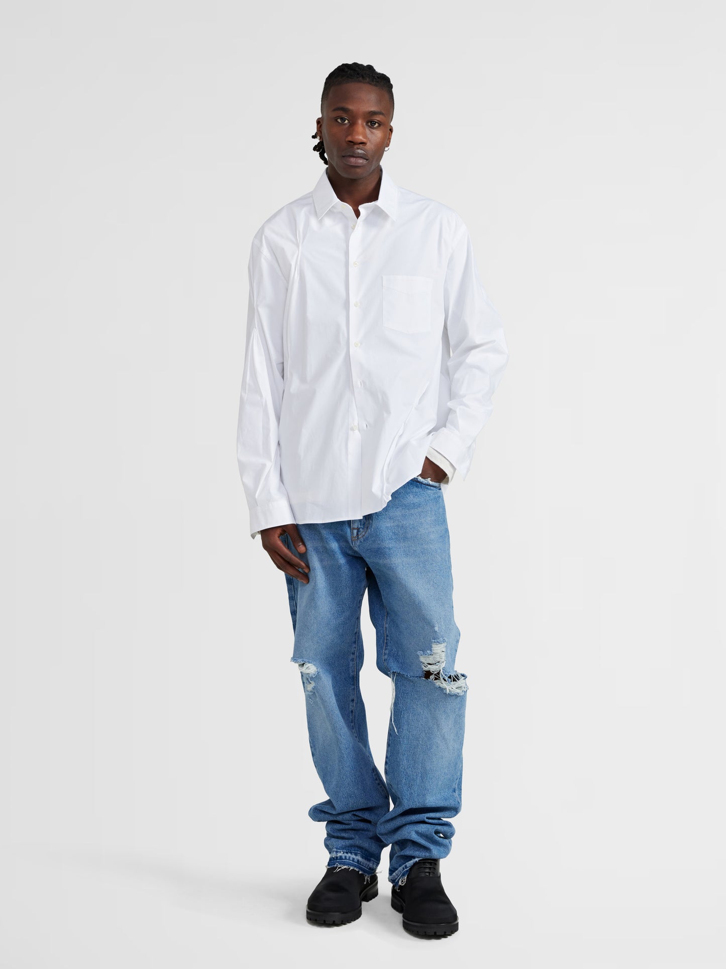PLEATED WHITE BUTTON UP