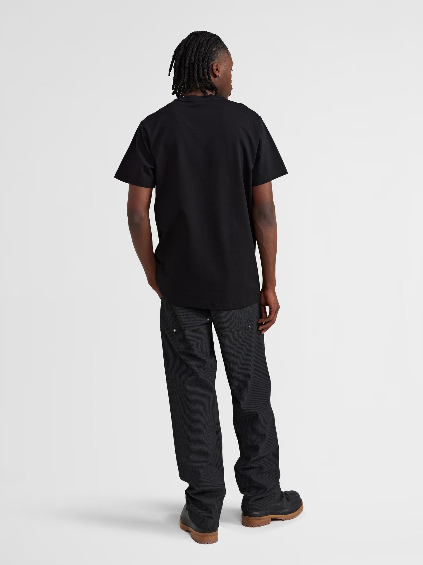 BLACK GRAPHIC TEE