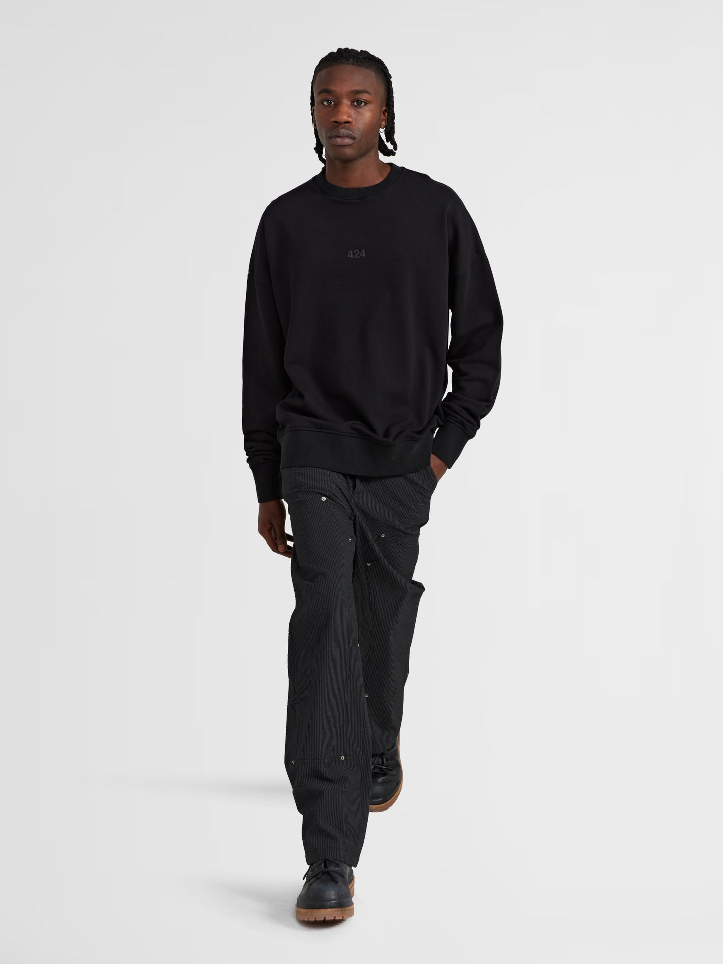 BLACK LOGO CREWNECK