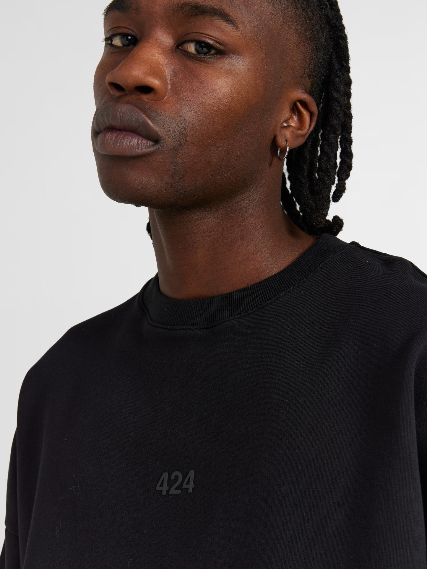 BLACK LOGO CREWNECK
