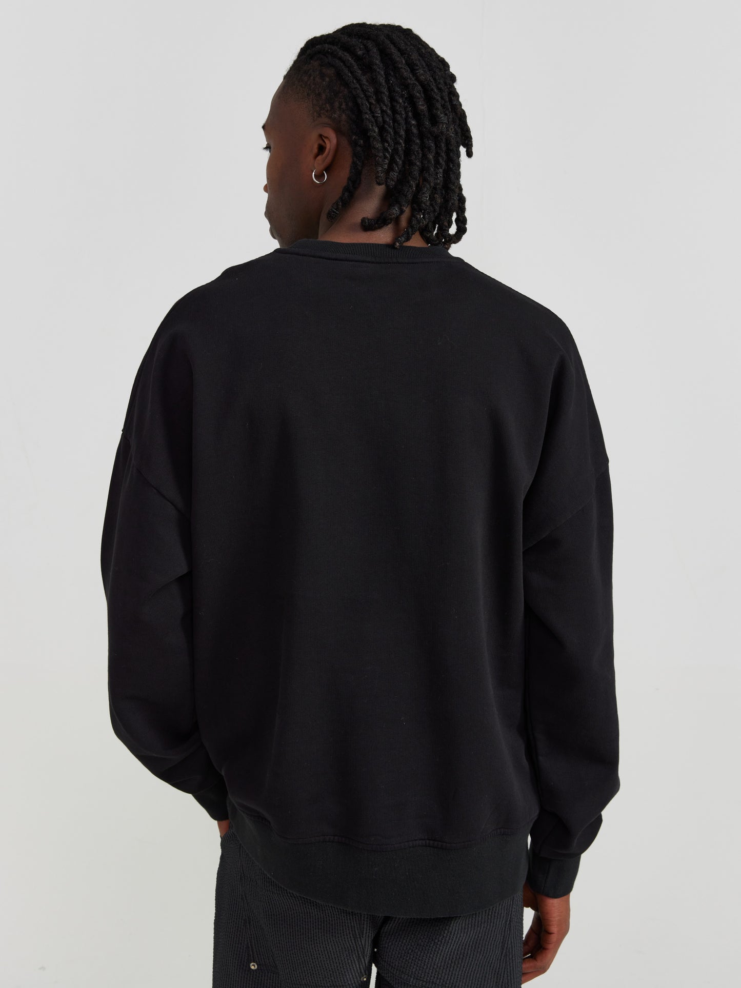 BLACK LOGO CREWNECK