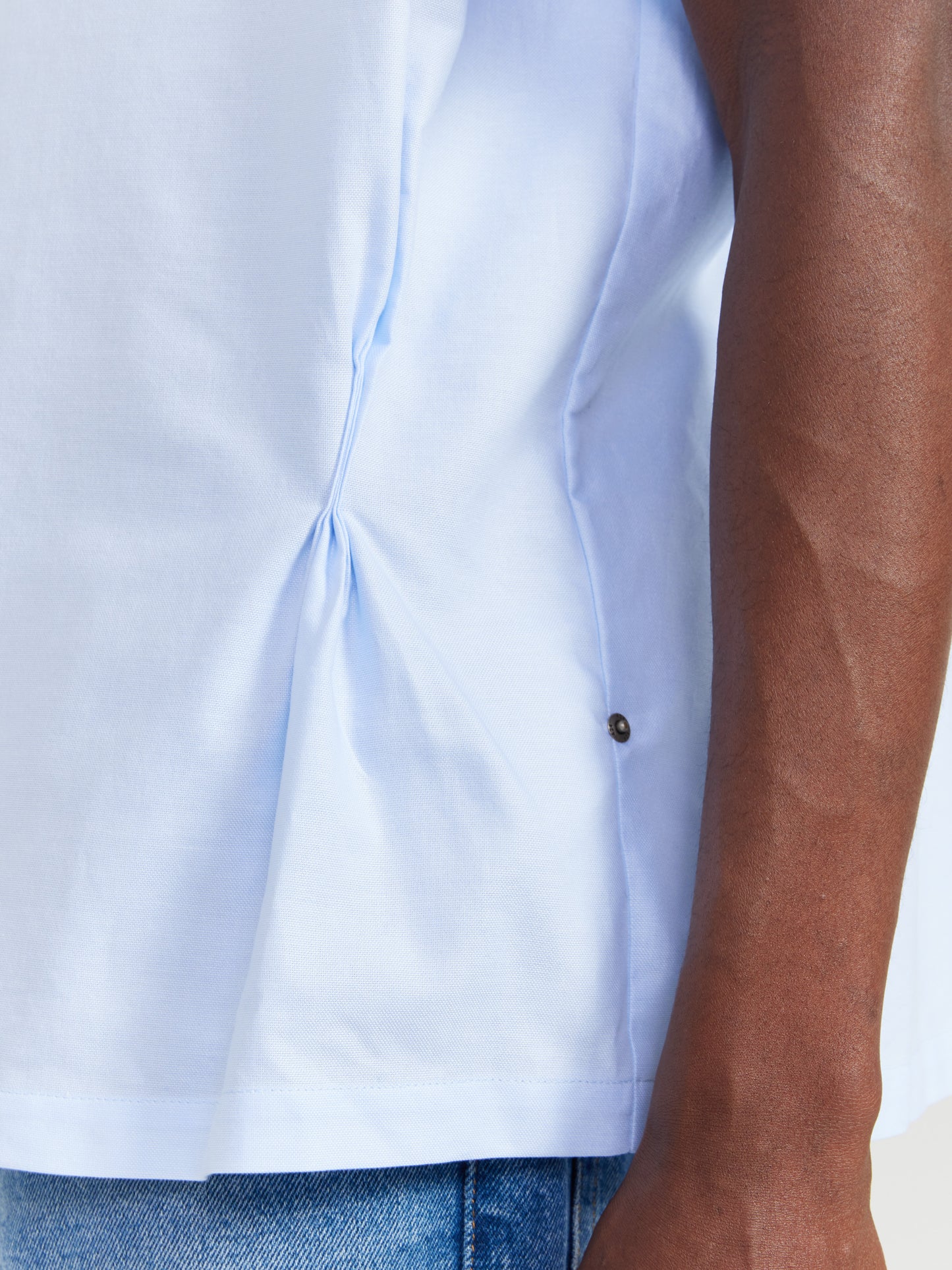 PLEATED BLUE SHORT SLEEVE