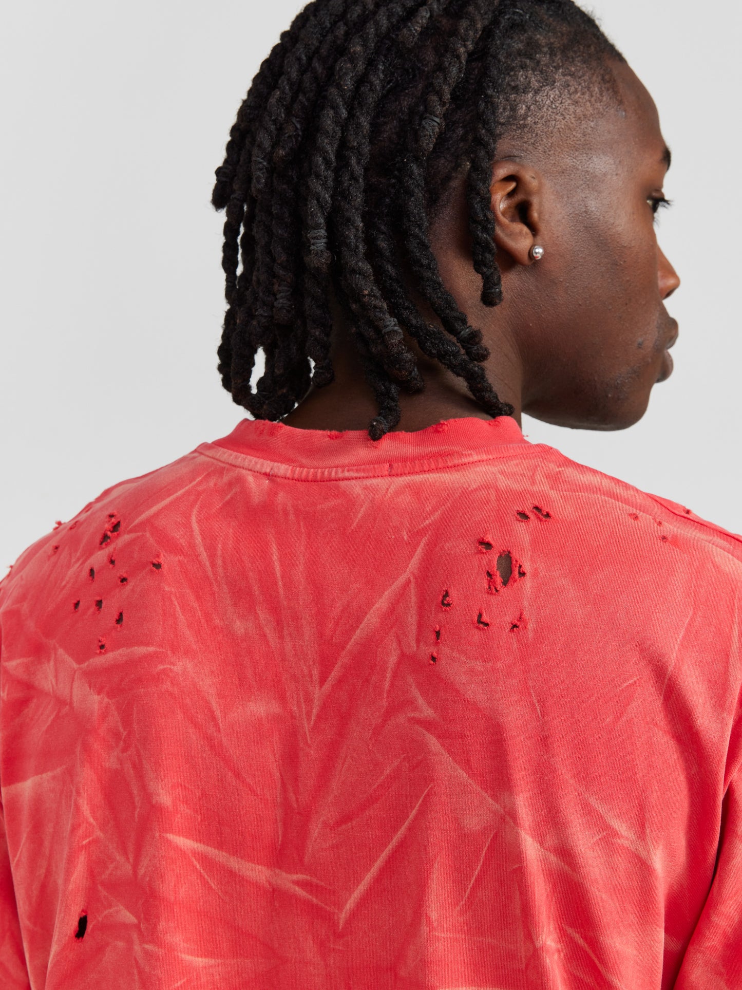 RED DISTRESSED TEE