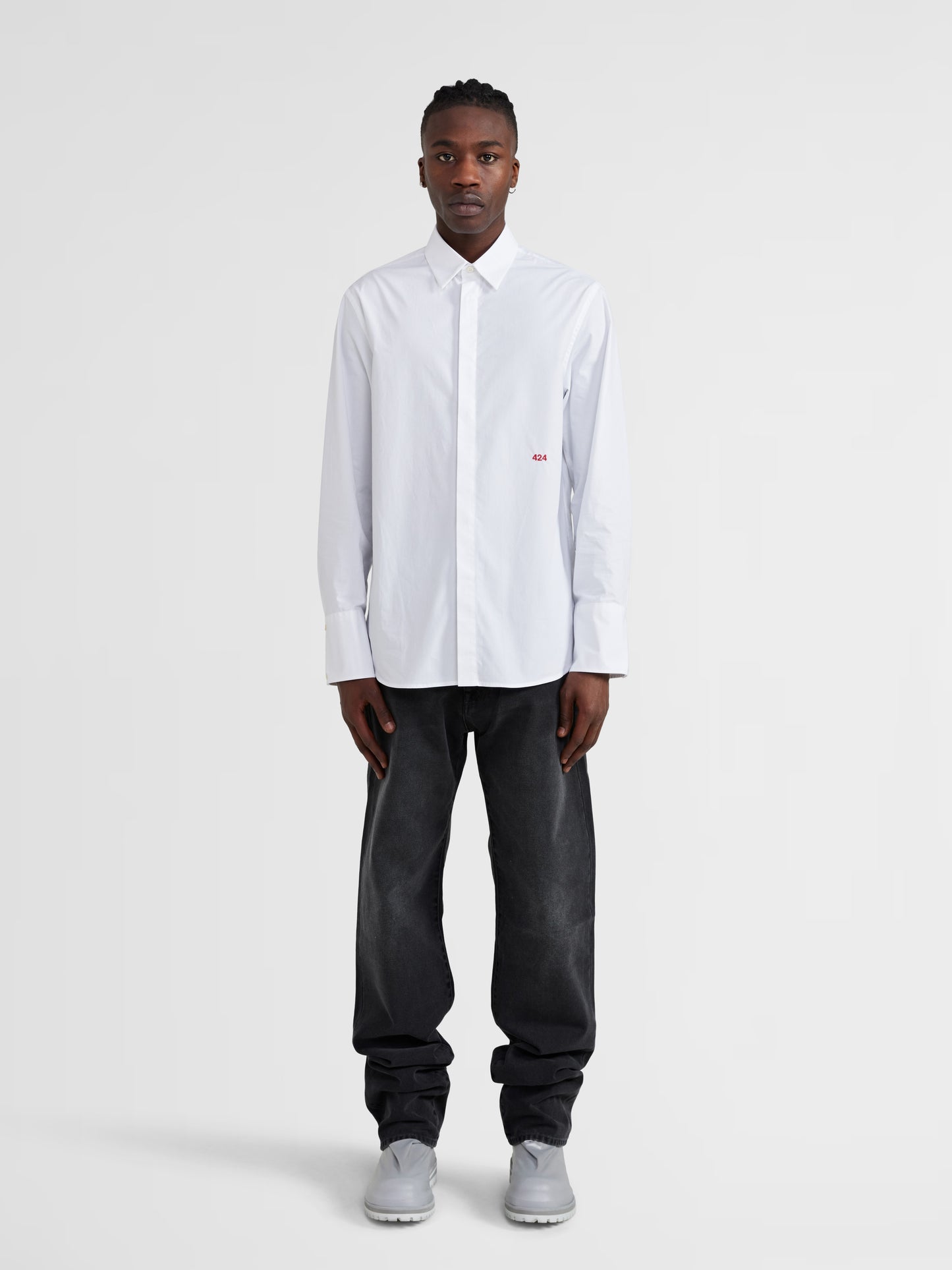 WHITE BUTTON UP