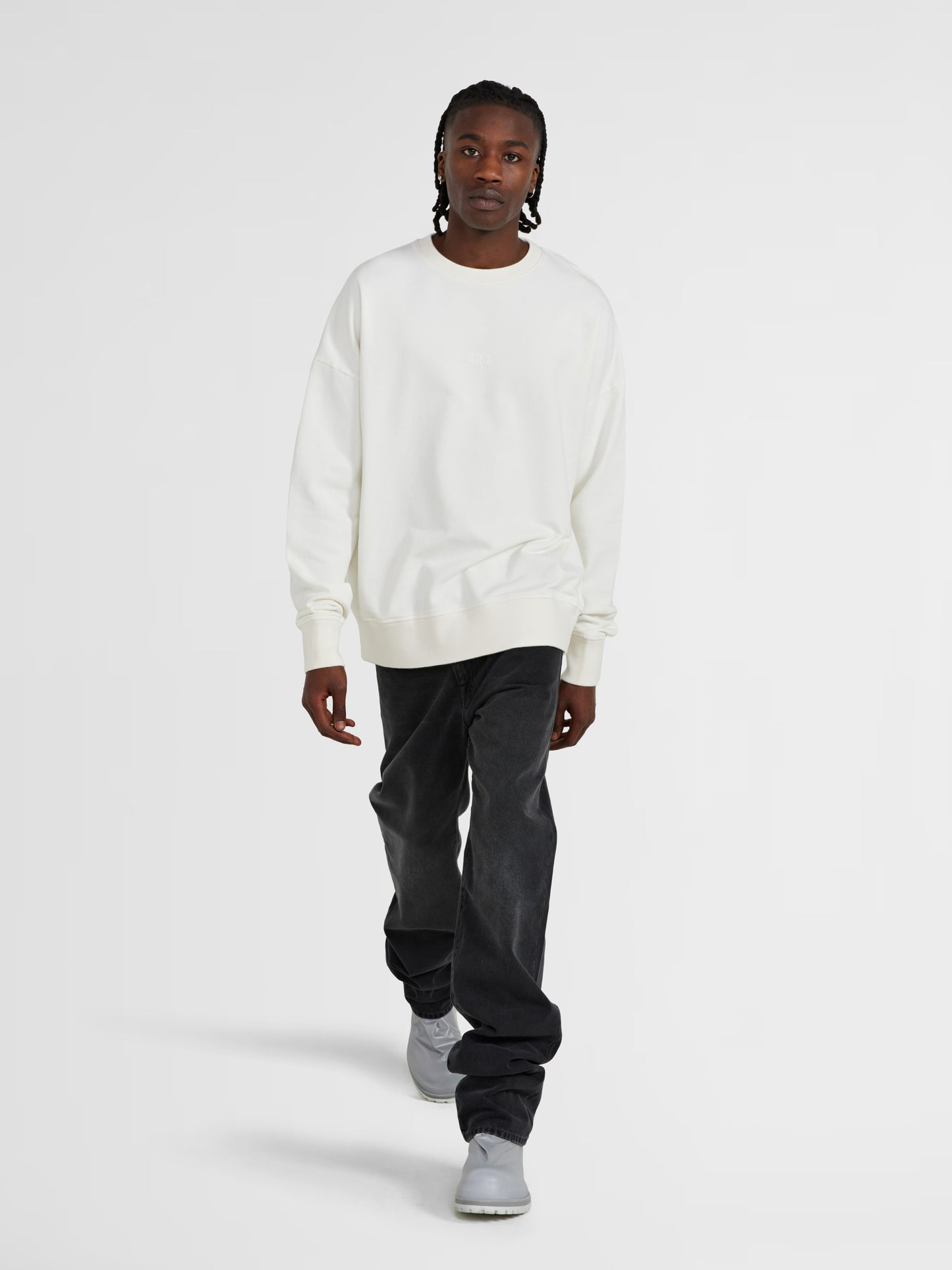 WHITE LOGO CREWNECK