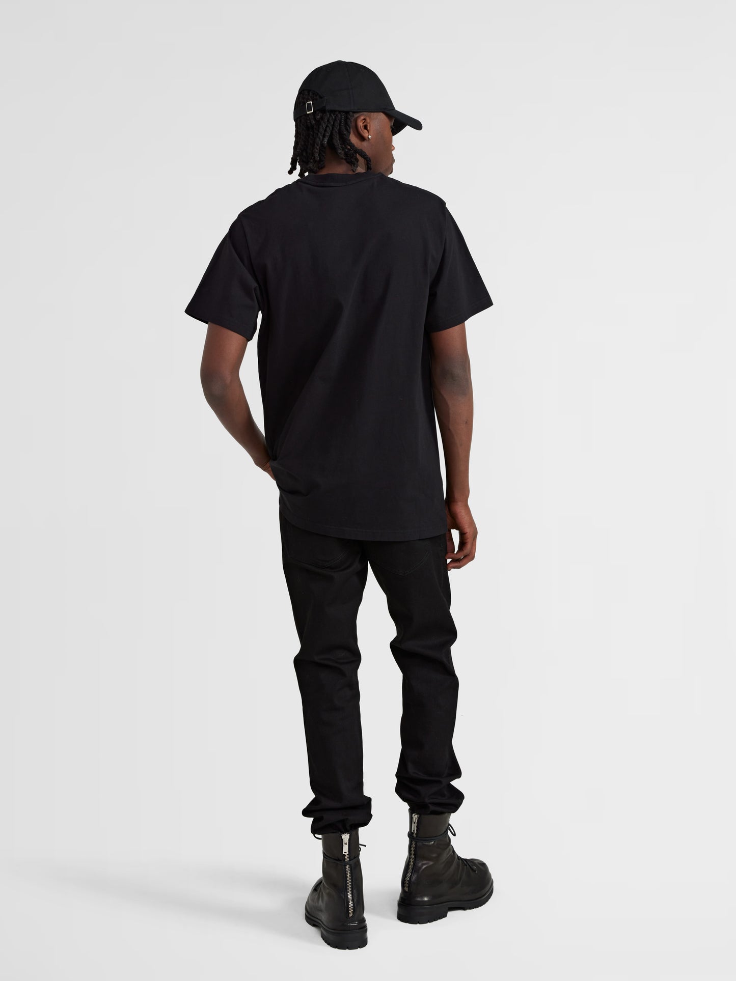 BLACK LOGO TEE