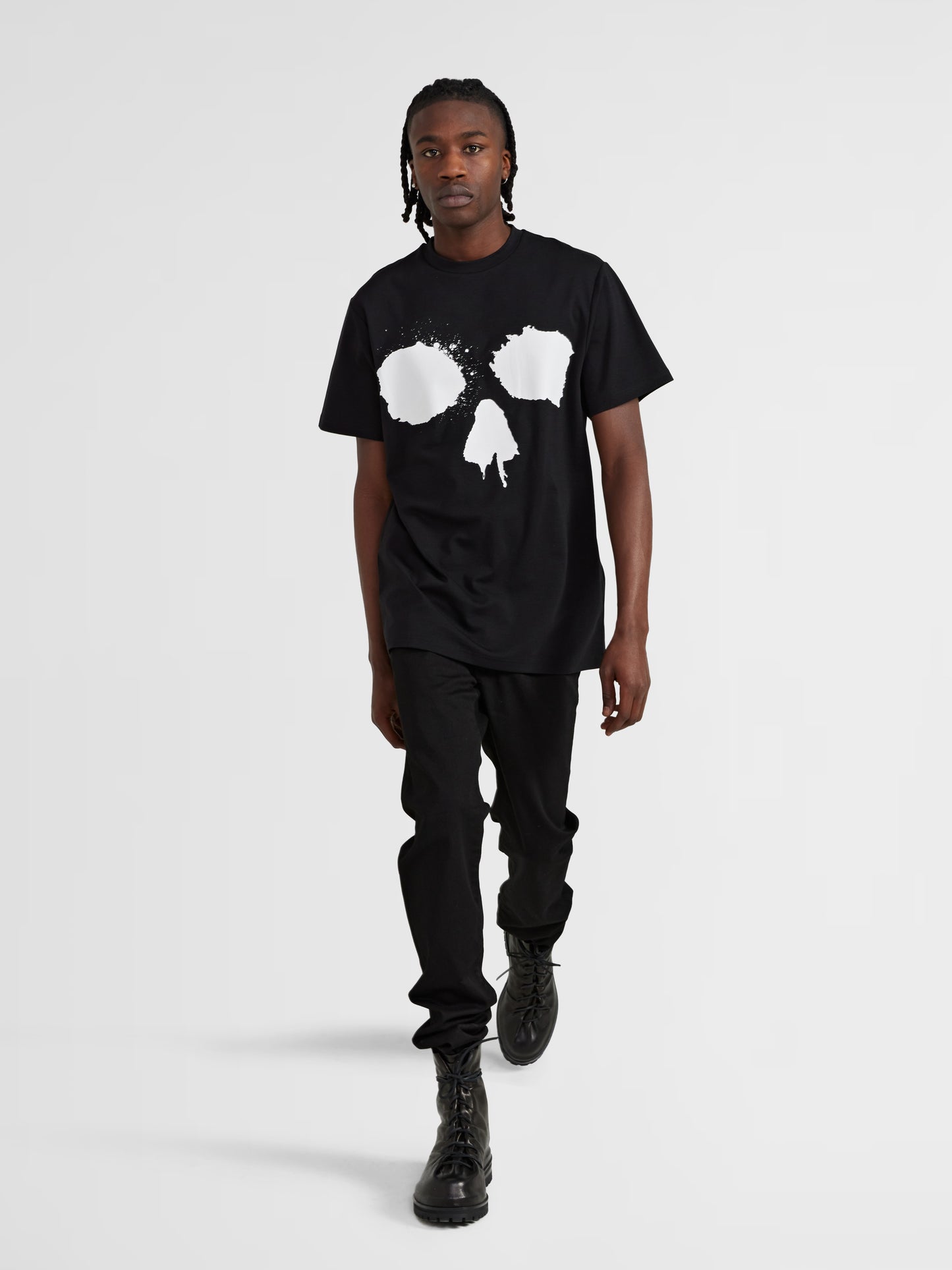 BLACK GRAPHIC TEE