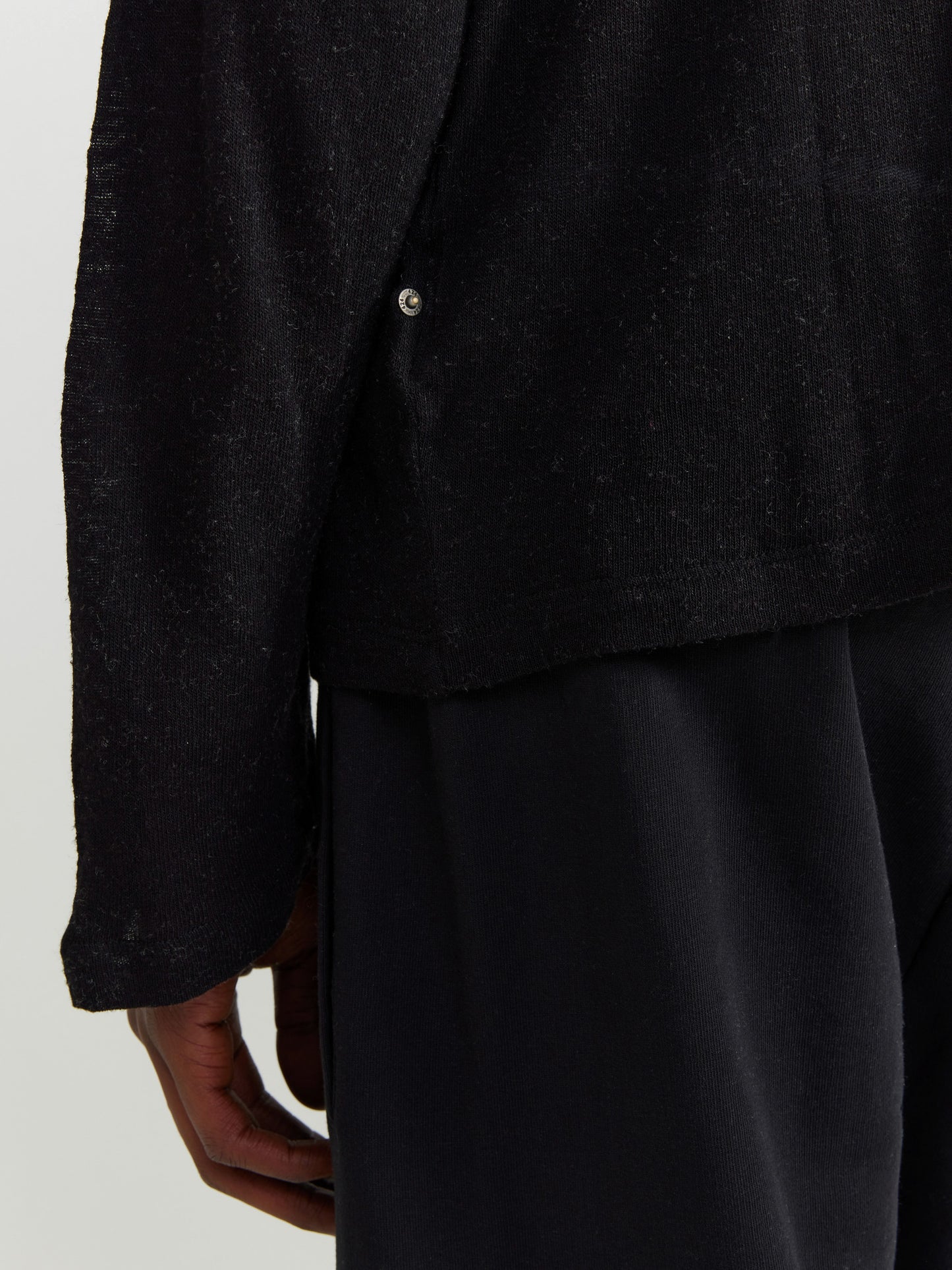 BLACK HOOD LONG SLEEVE