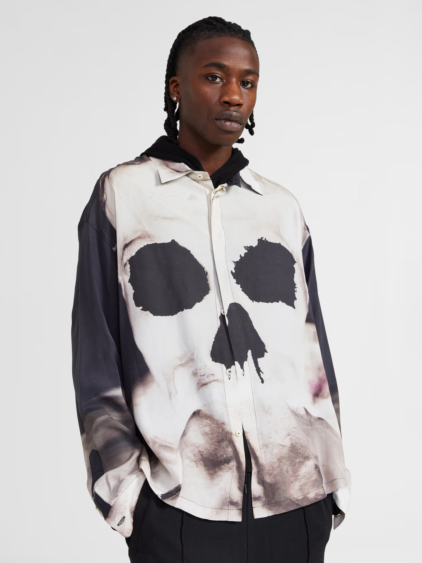 BLACK & WHITE PRINTED BUTTON UP