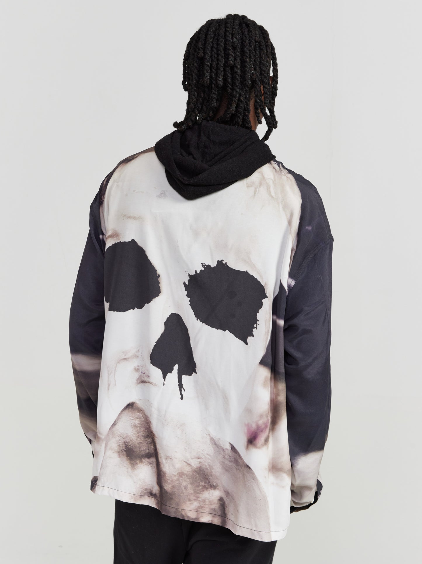 BLACK & WHITE PRINTED BUTTON UP