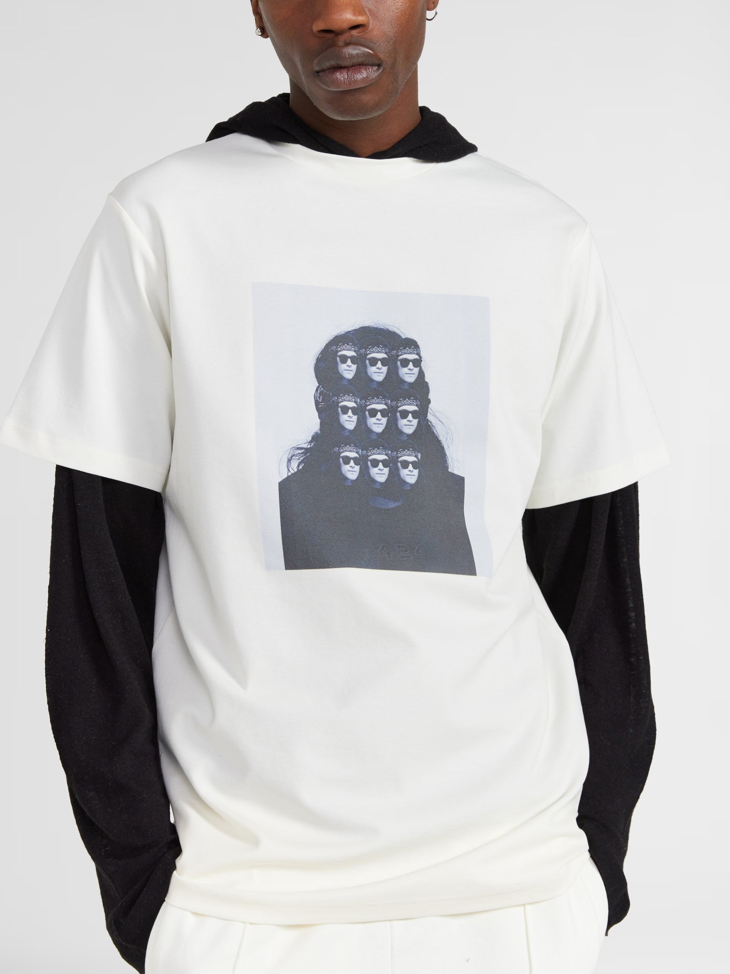 WHITE GRAPHIC TEE