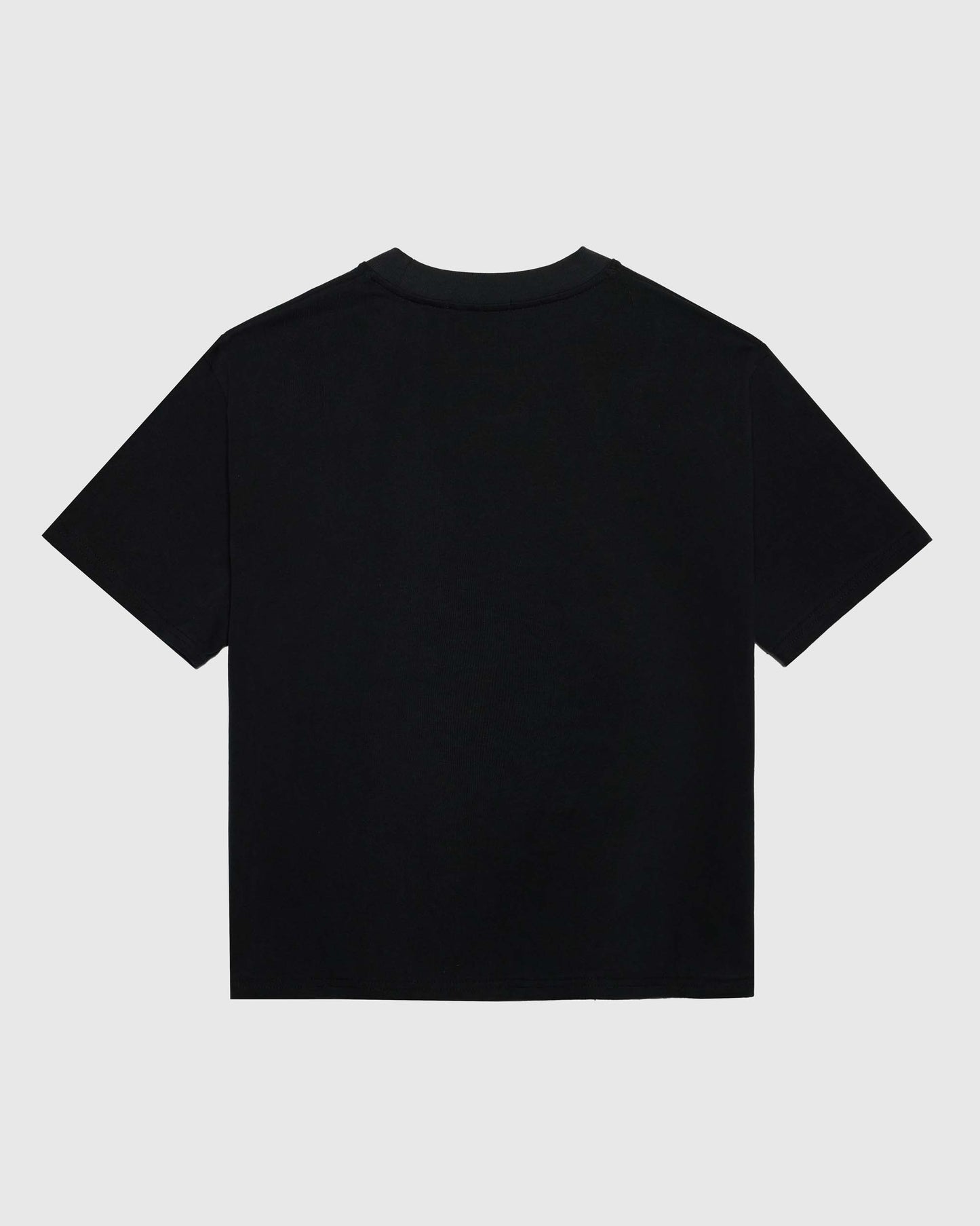 LIGHTWEIGHT CROPPED TEE IN BLACK