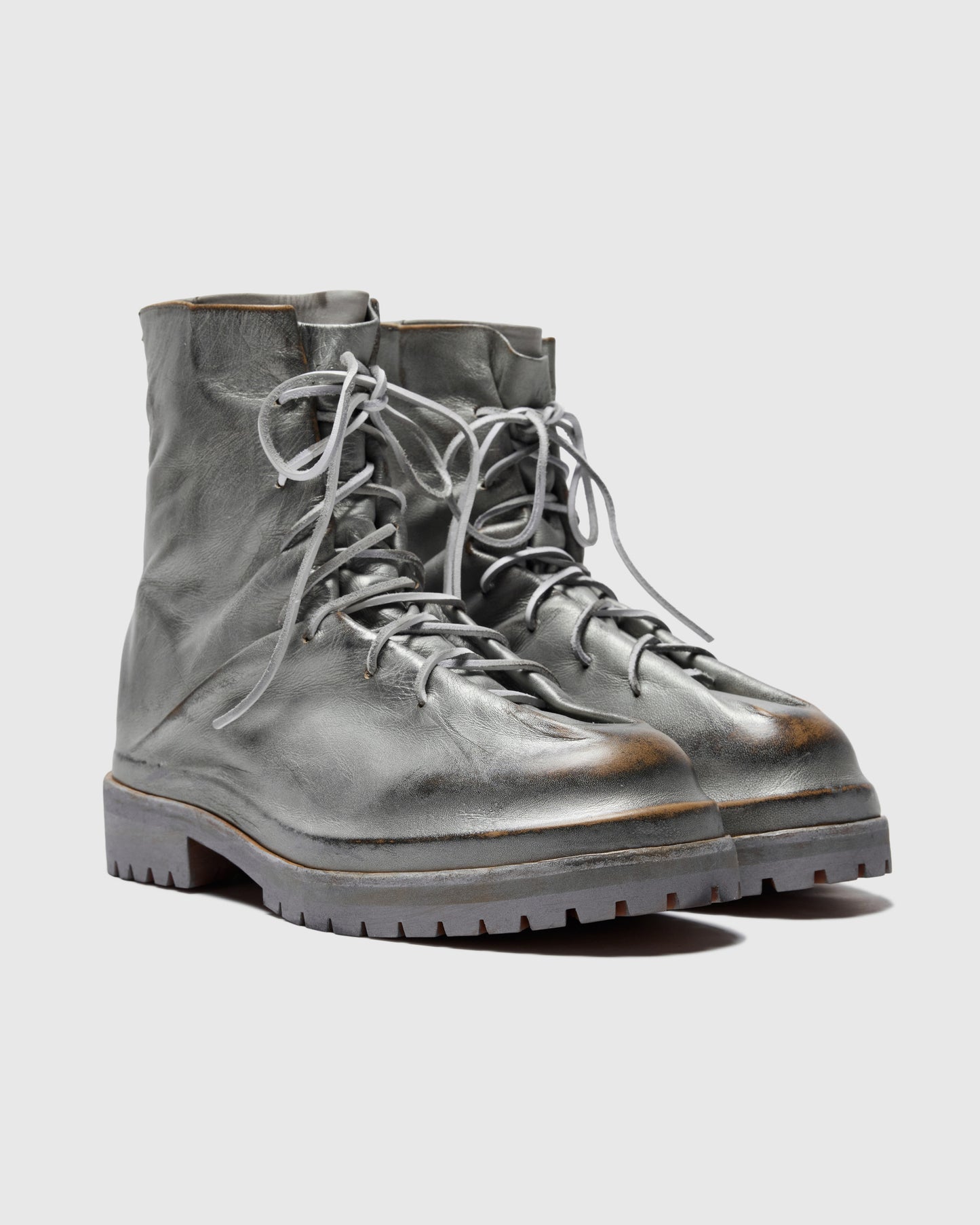 LACED UP BOOT - SILVER