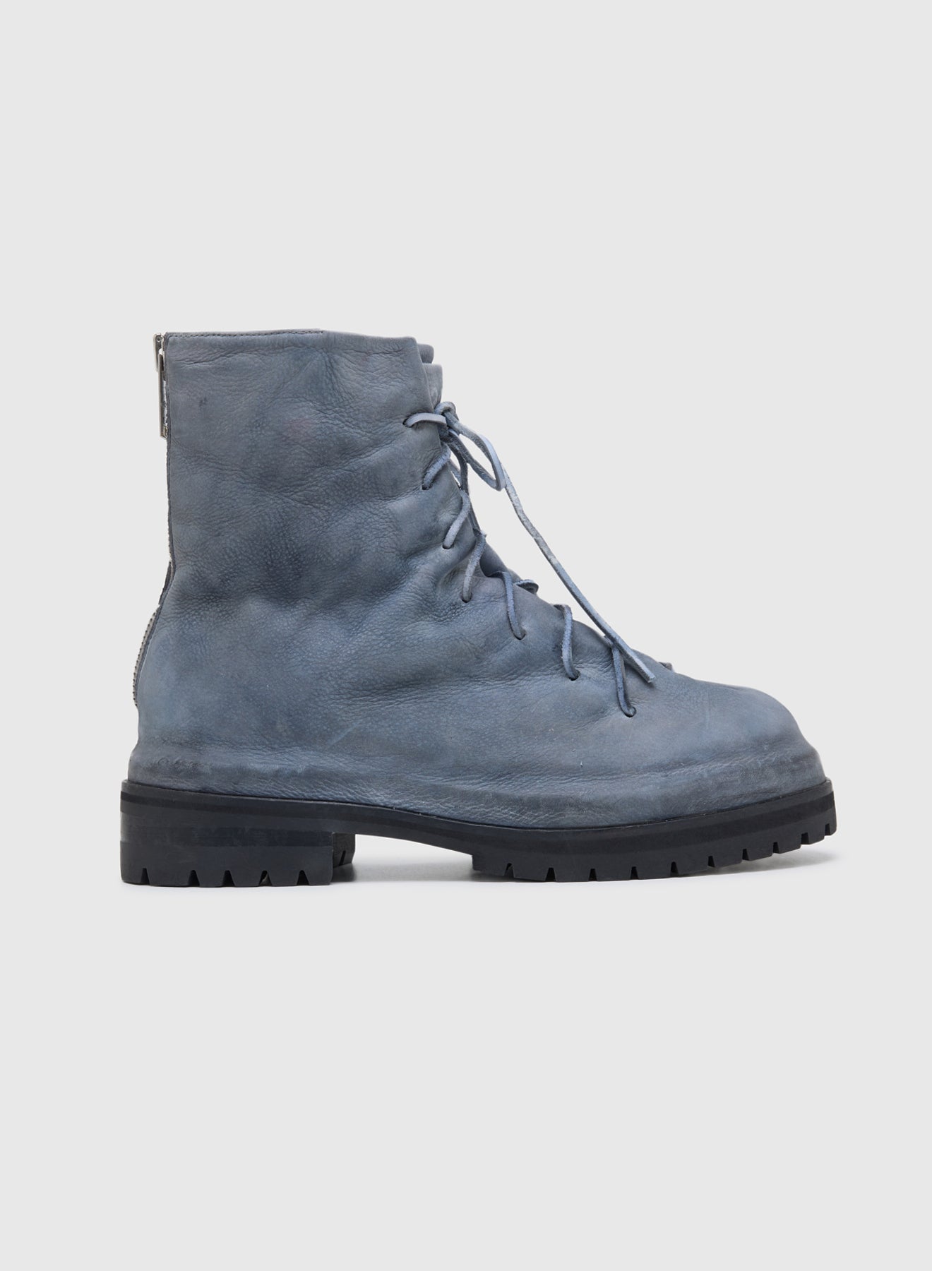 LACED UP BOOT IN GRAPHITE