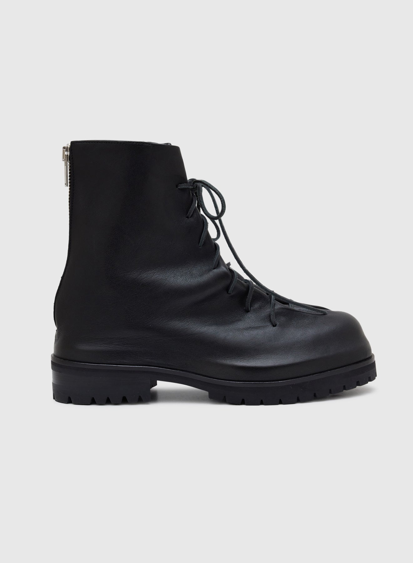 LACED UP MARATHON BOOTS WASHED IN BLACK
