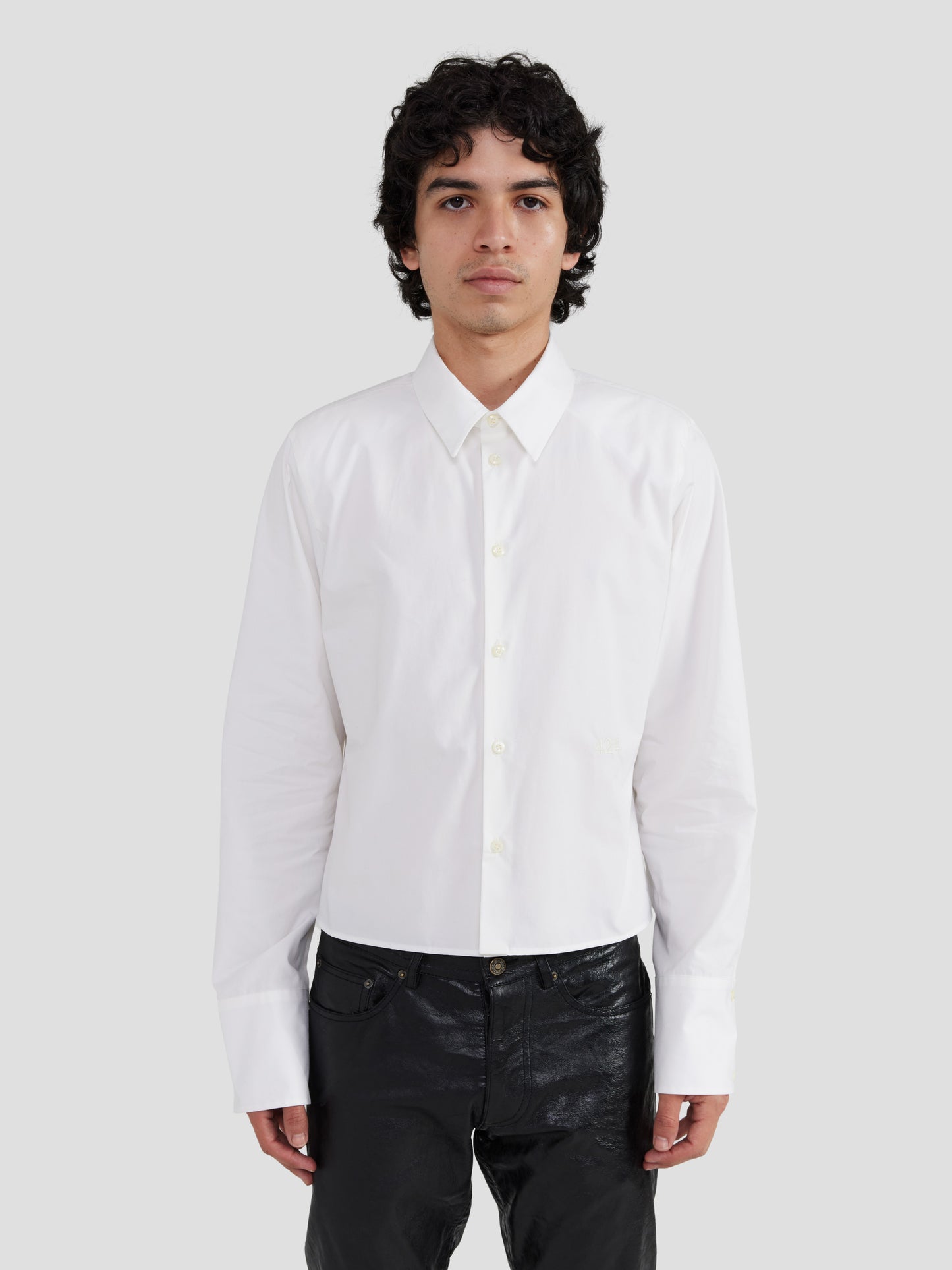 CROPPED SHIRT WITH SHOULDER PAD