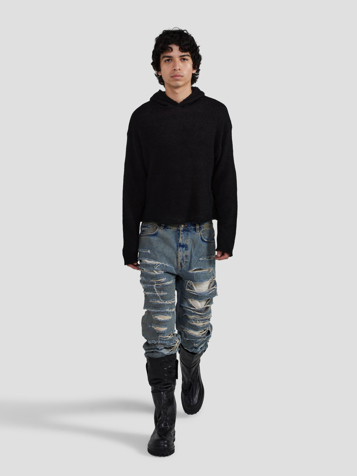 DISTRESSED BAGGY PANTS