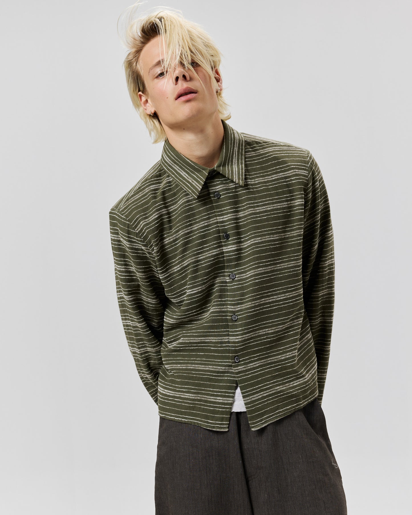 CROPPED FLANNEL - OLIVE GREEN