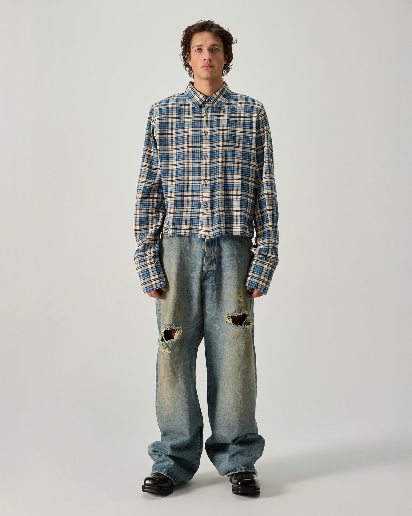 CROPPED SHIRT WITH SHOULDER PAD IN SAND