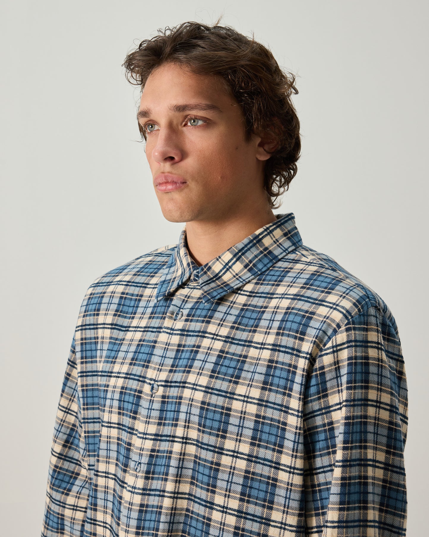 CROPPED SHIRT WITH SHOULDER PAD IN SAND