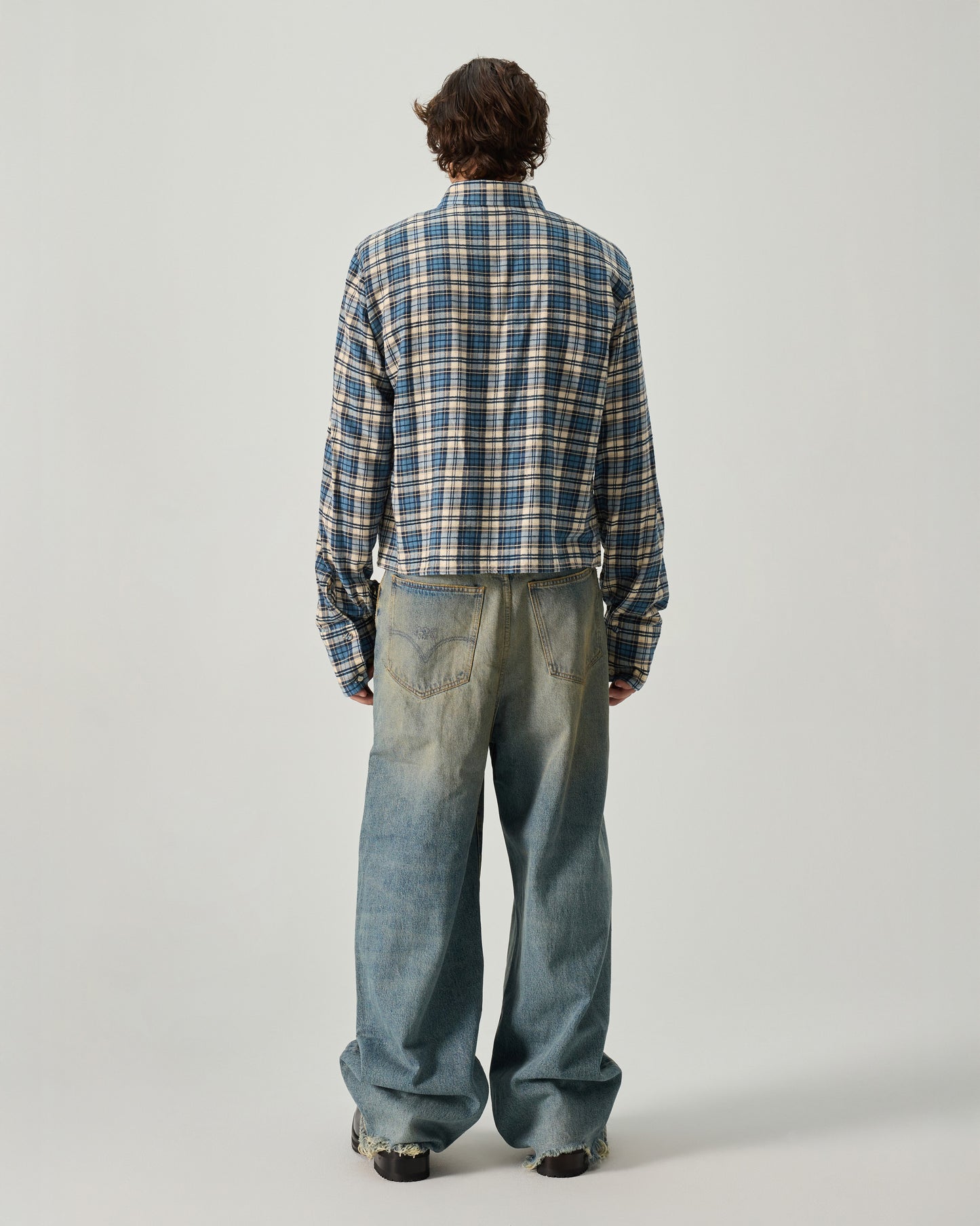 CROPPED SHIRT WITH SHOULDER PAD IN SAND