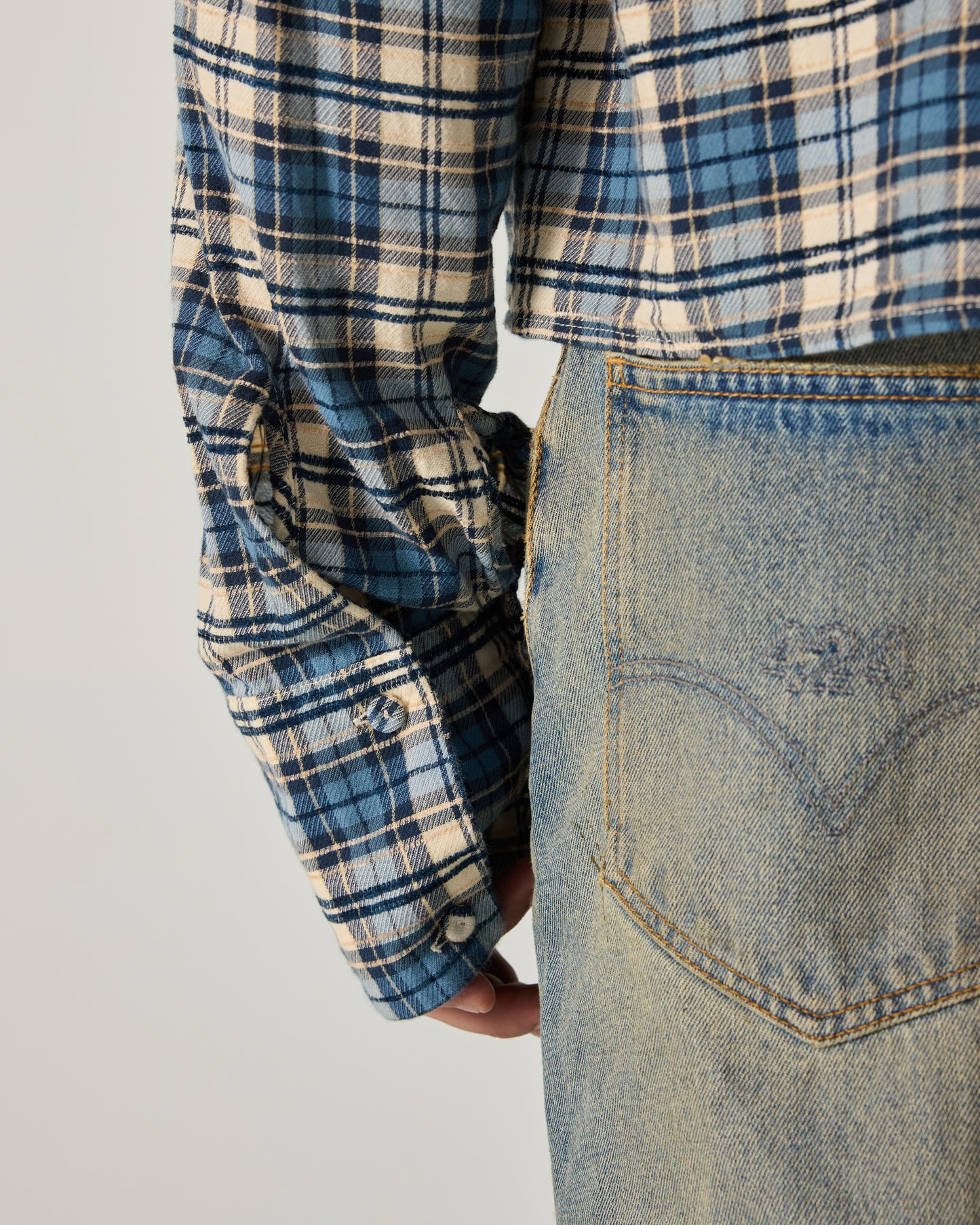 CROPPED SHIRT WITH SHOULDER PAD IN SAND