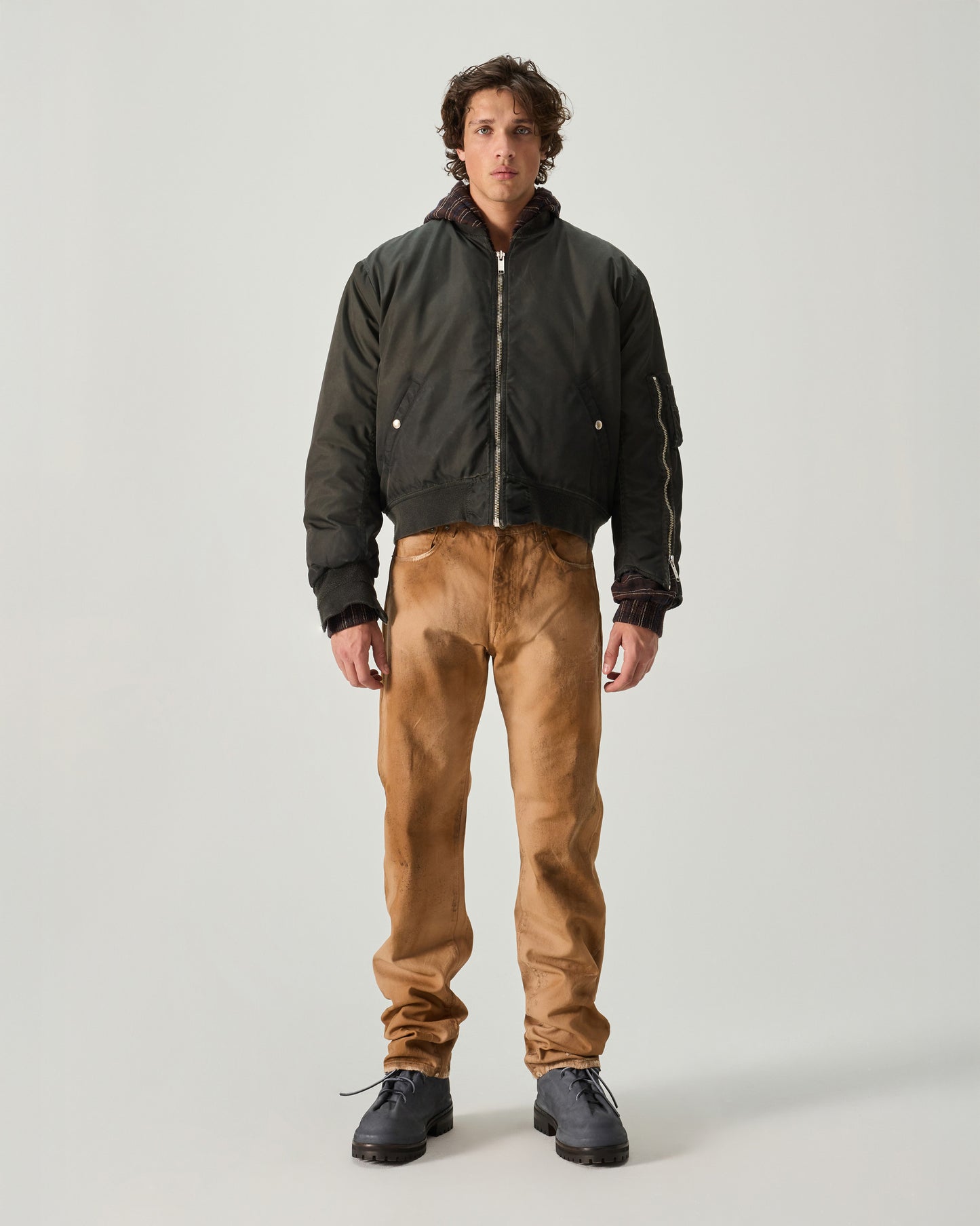 LACED UP BOOT IN GRAPHITE