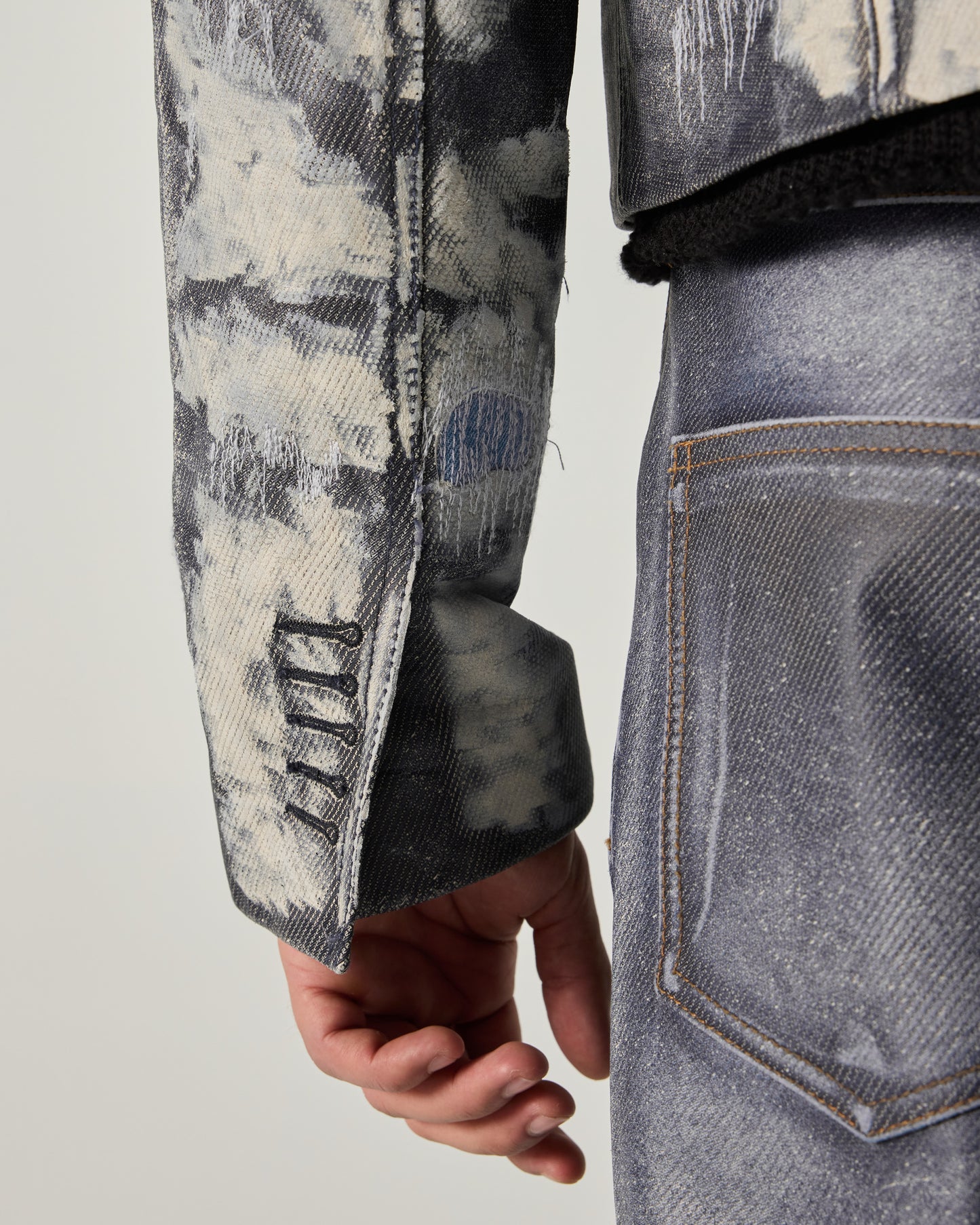 DISTRESSED TRUCKER RUB OFF LEATHER IN BLUE