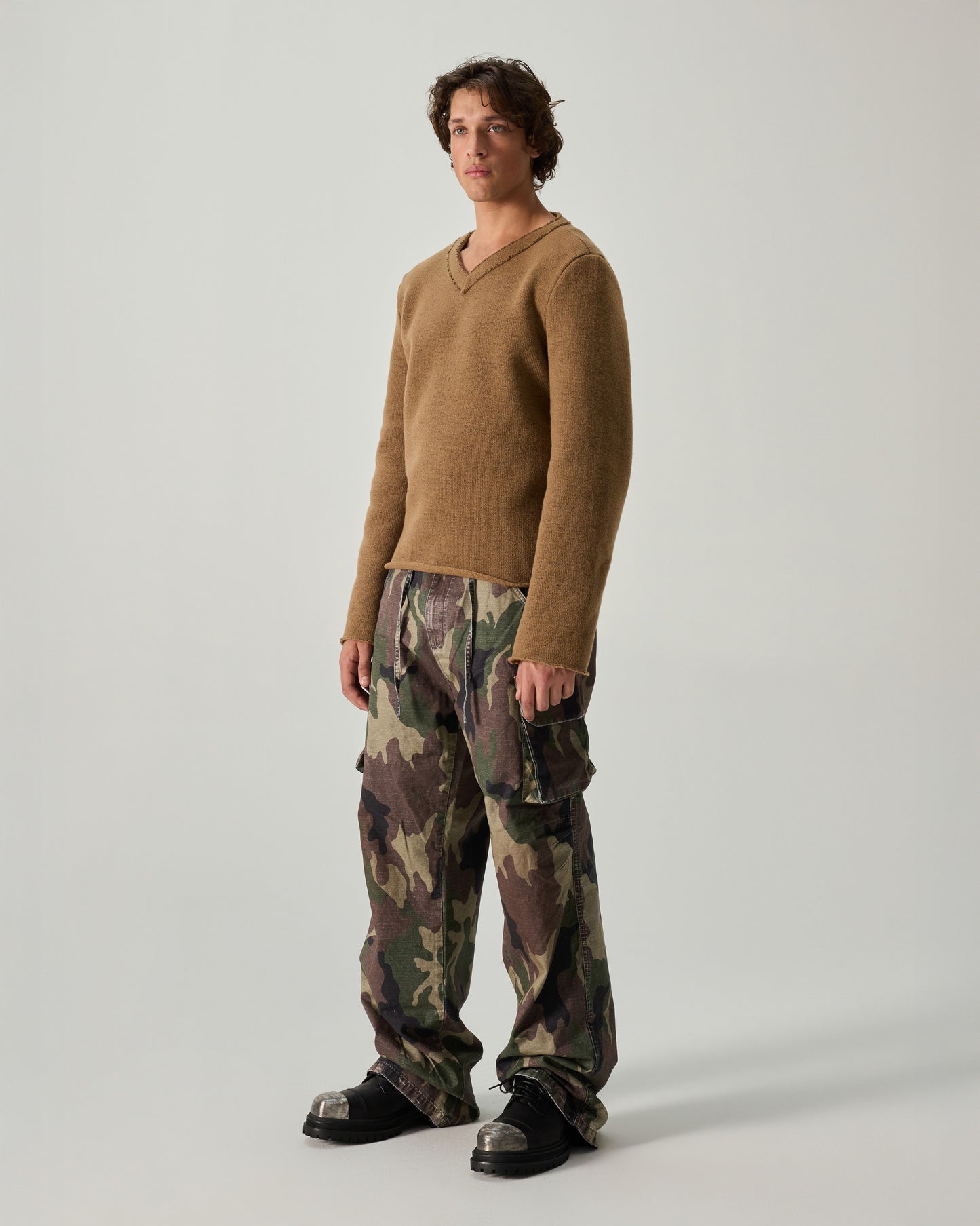 V NECK SWEATER DOUBLE KNIT IN BROWN