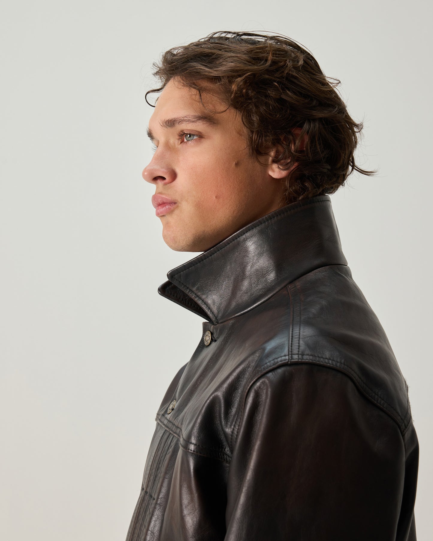 TRUCKER RUB OFF LEATHER IN BLACK