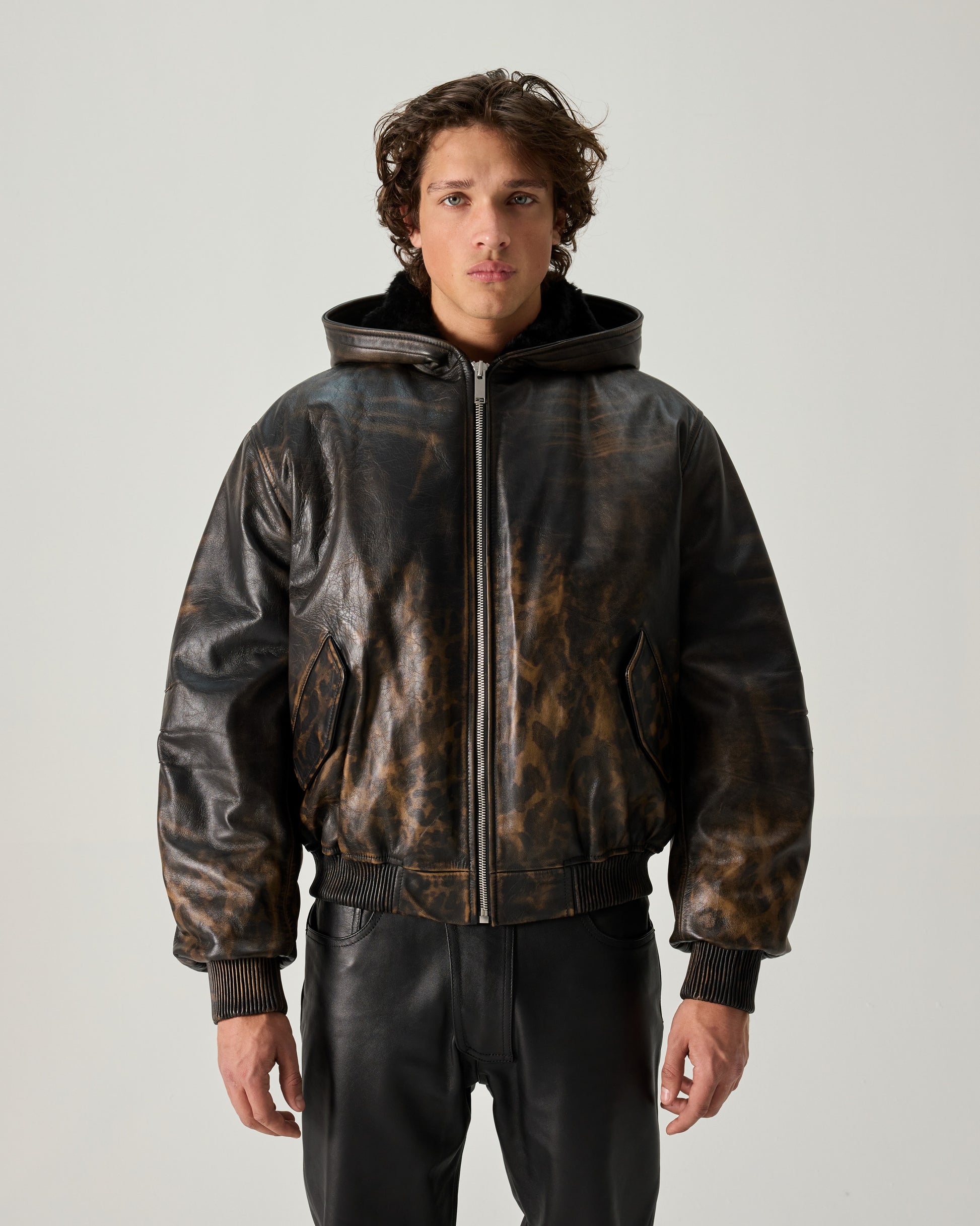 424 BOMBER RUB OFF LEATHER IN BLACK