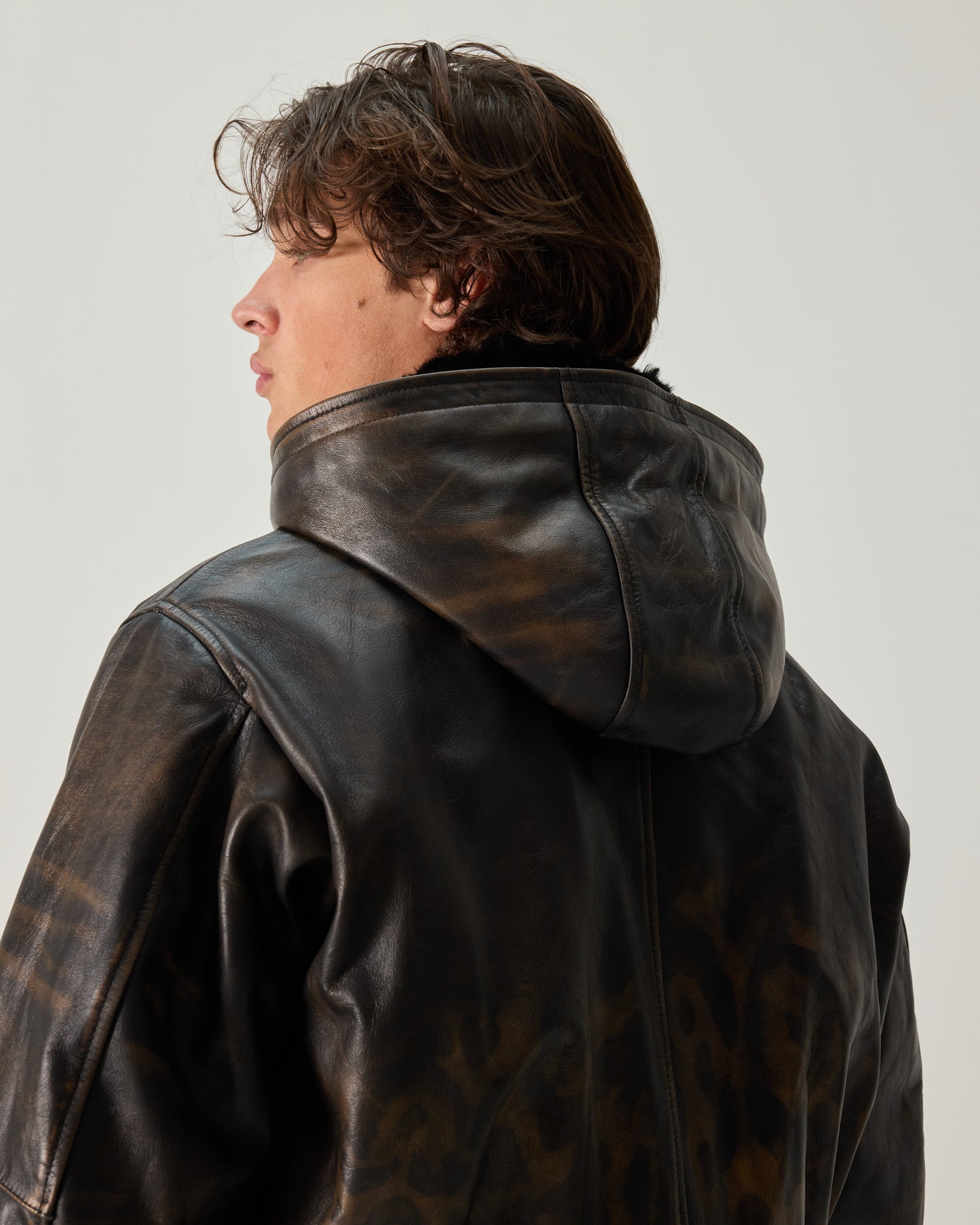 424 BOMBER RUB OFF LEATHER IN BLACK