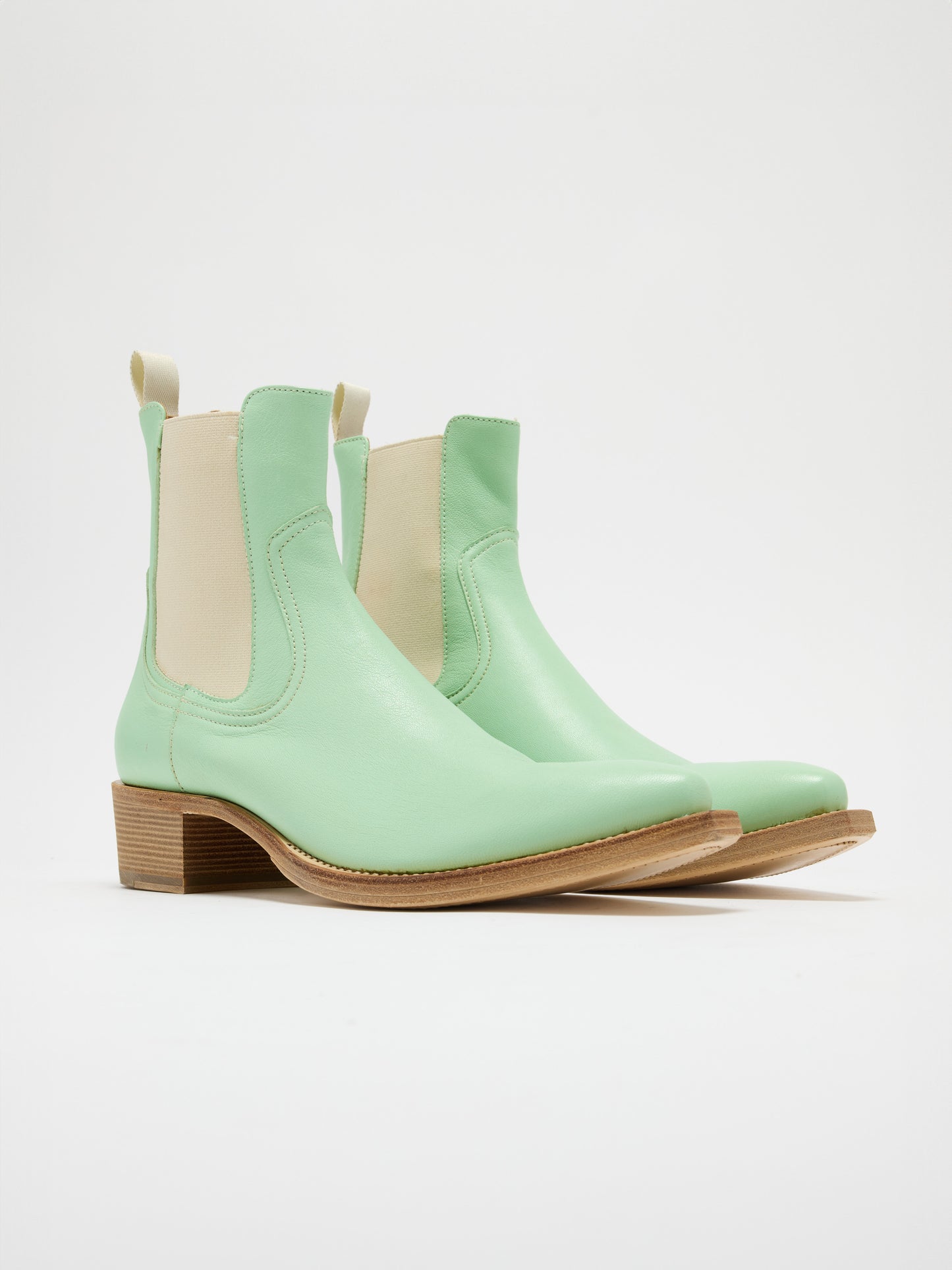 Cowboy Boots in Mint